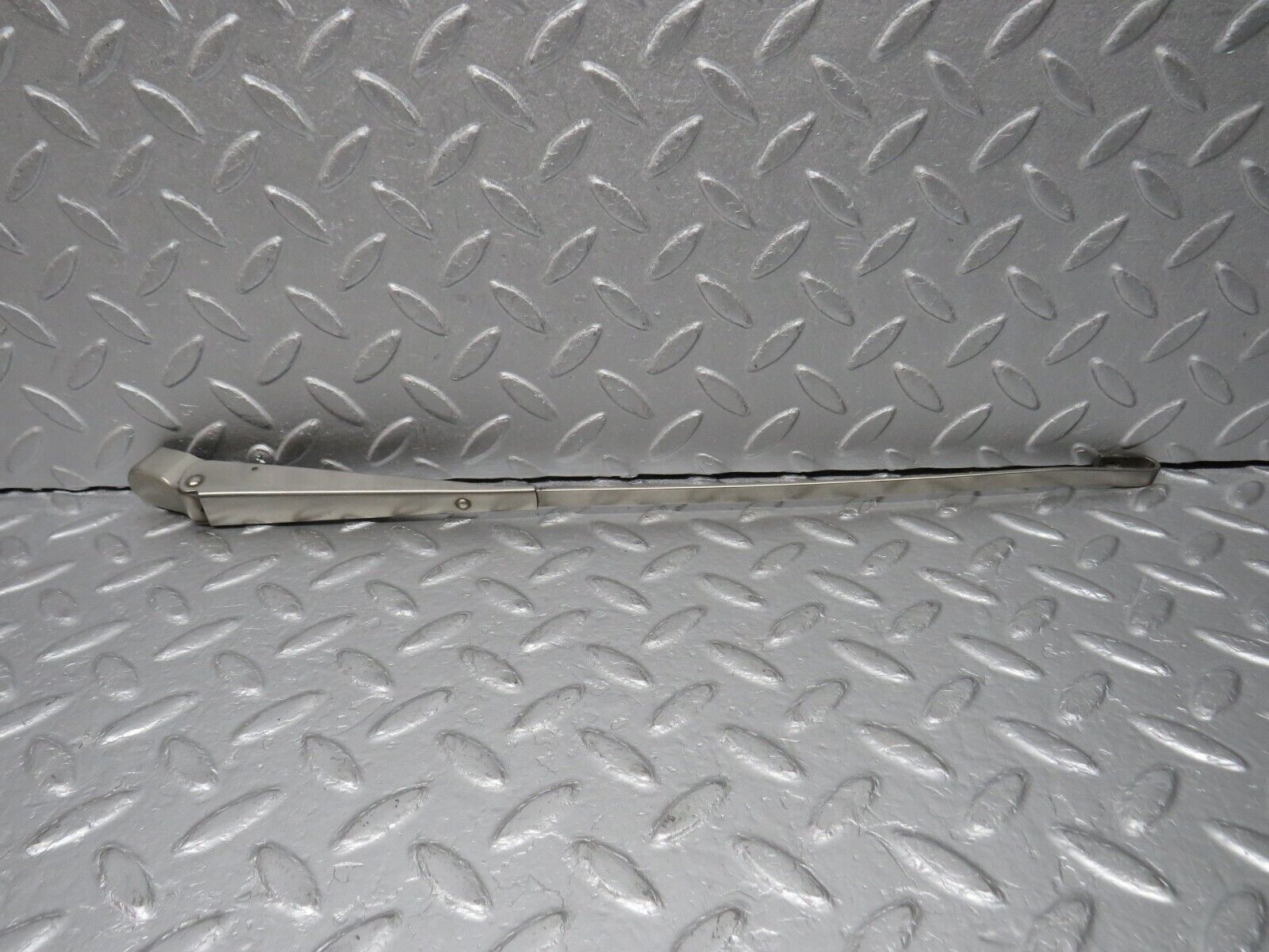 39105 Mercedes-Benz R107 500SL Windscreen Wiper Arm Right Side