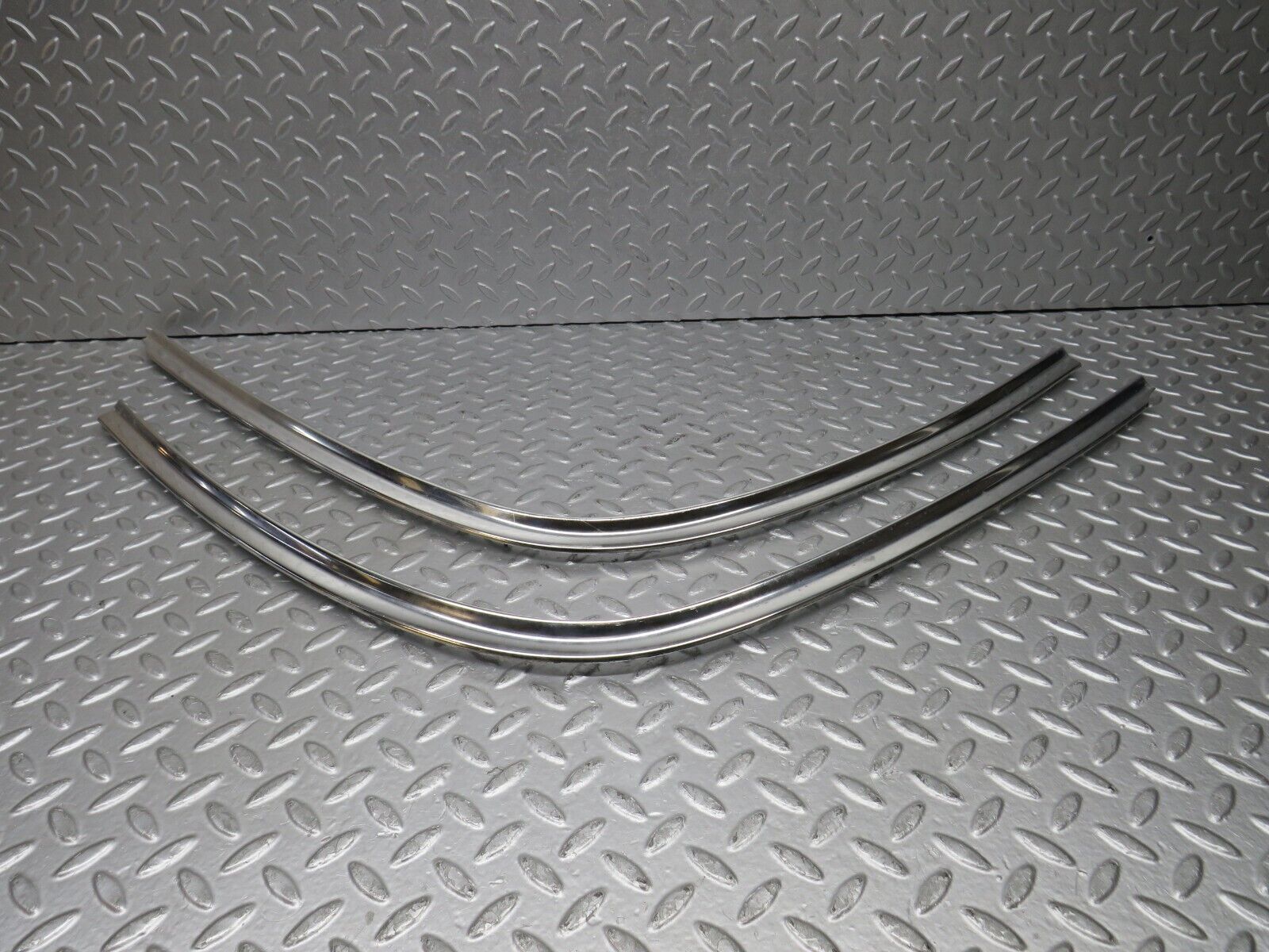 39328 Mercedes-Benz R107 500SL Soft Top Cover Chrome Trim