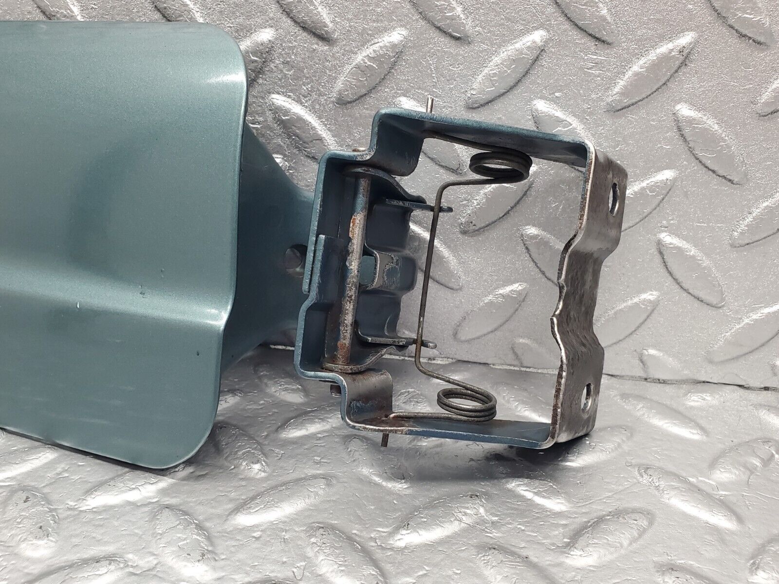 46482 Mercedes-Benz C123 280CE Coupe Fuel Tank Flap Cap 1235840039