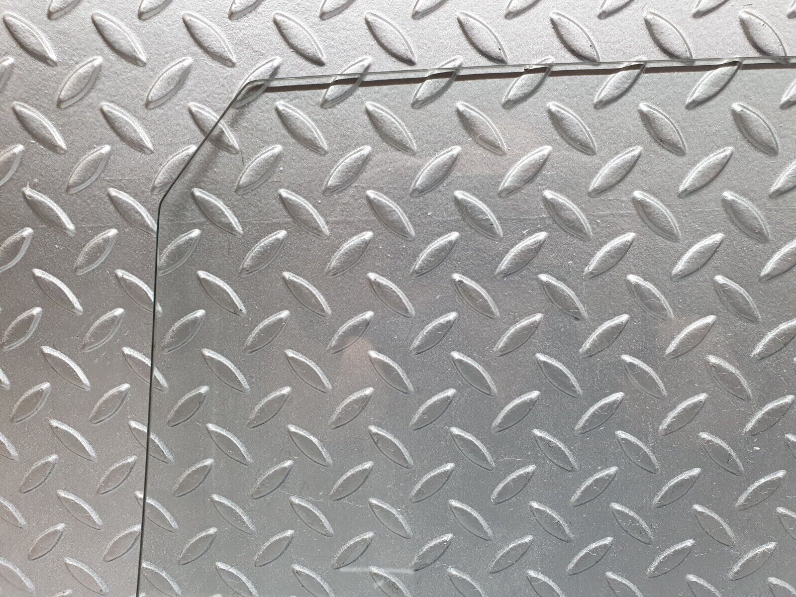 43218 Mercedes-Benz W108 280SE Front Right Door Window Glass