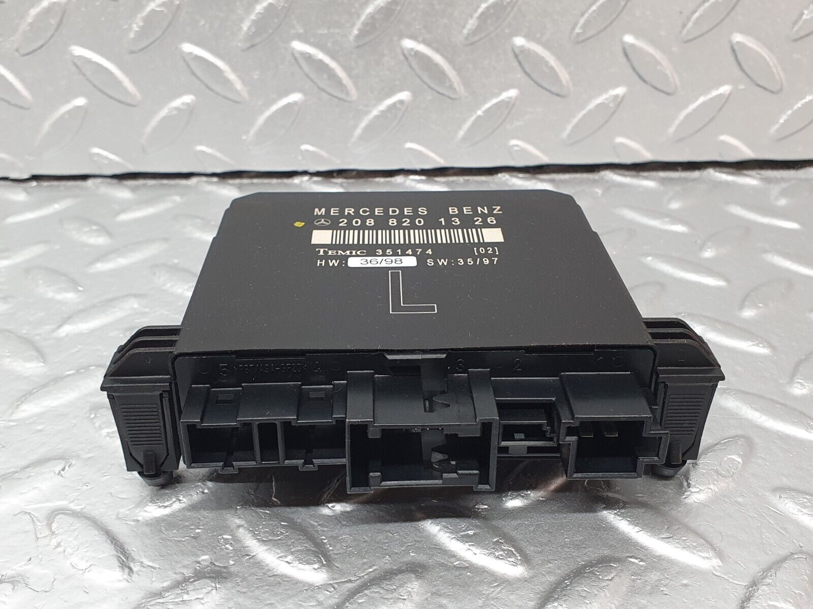 41747 Mercedes-Benz W202 C200 Door Control Unit Front Left 2088201326