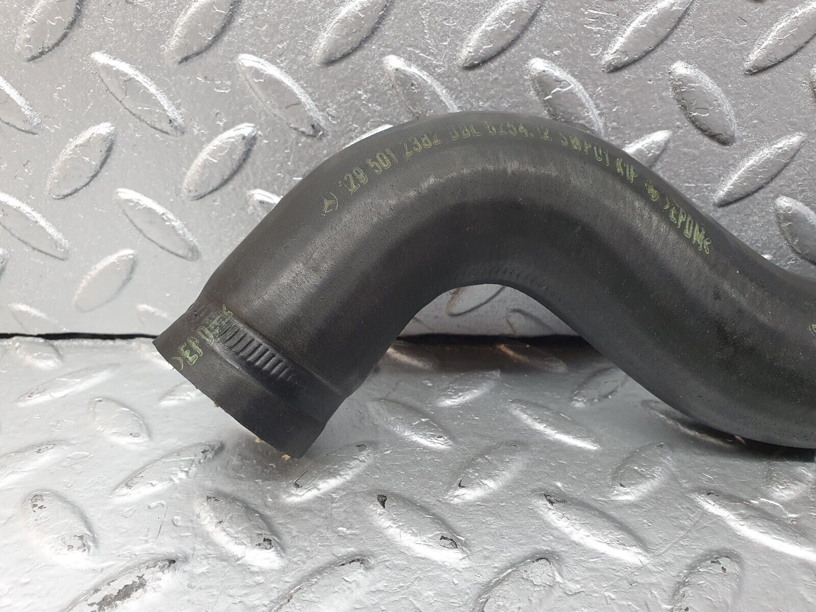 42519 Mercedes-Benz R129 320SL Coupe Radiator Upper Hose Pipe 1295012382