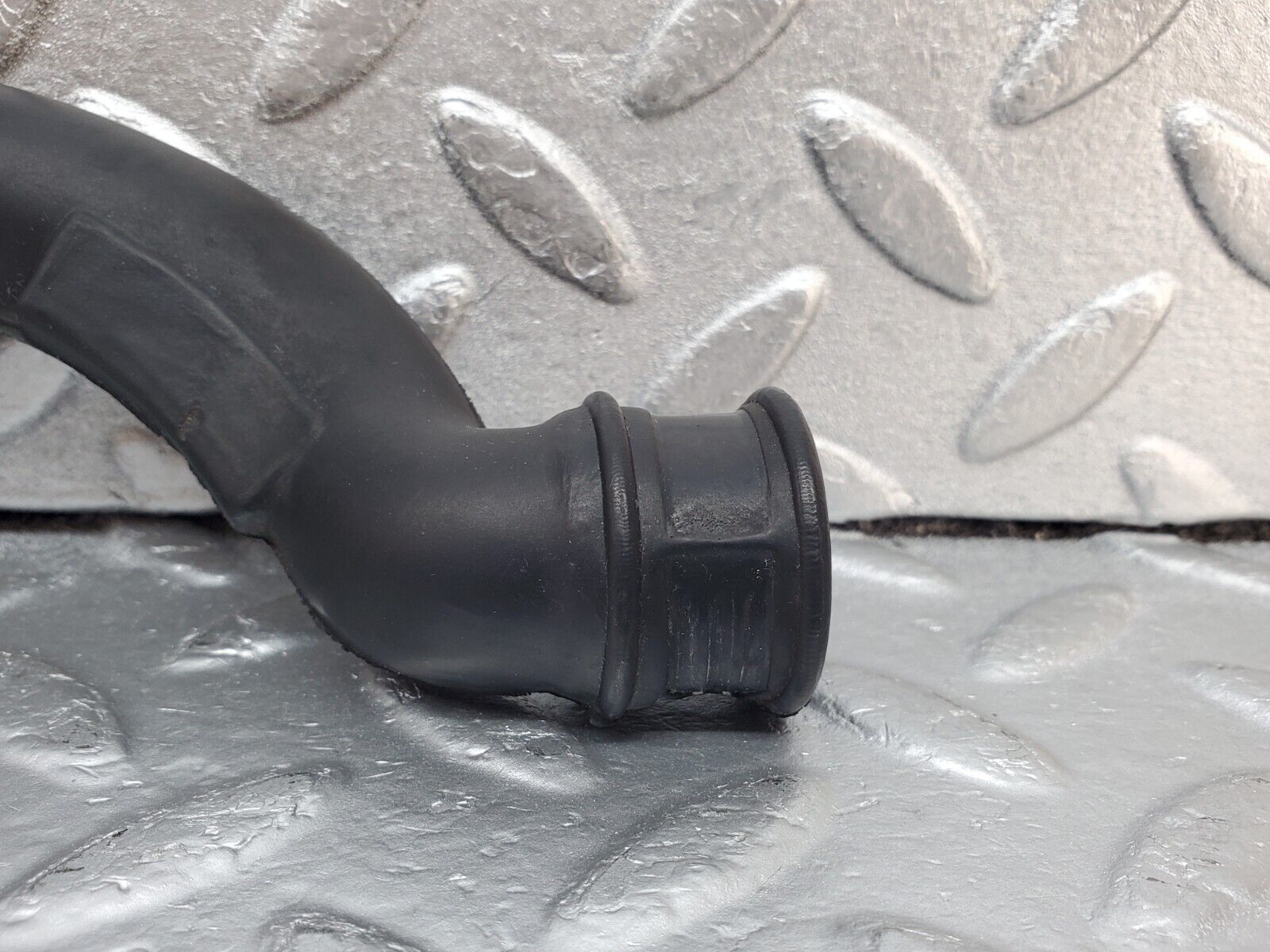 45394 Mercedes-Benz 280E M110.983 Air Intake Pipe 1100945282