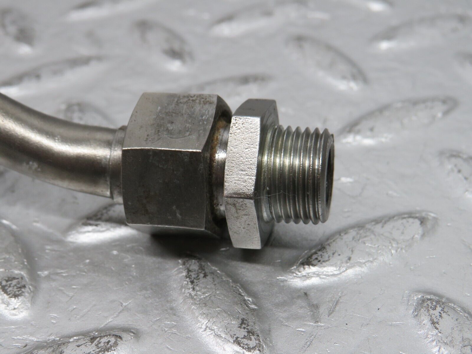 32836 Mercedes-Benz C107 R107 350 V8 Oil Pipe Hose