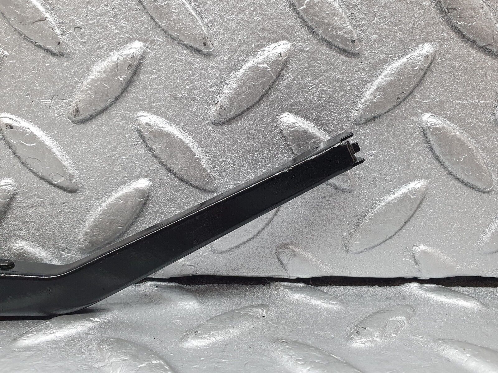 44078 Mercedes-Benz C123 230CE Coupe Headlight Wiper Arm Left Side