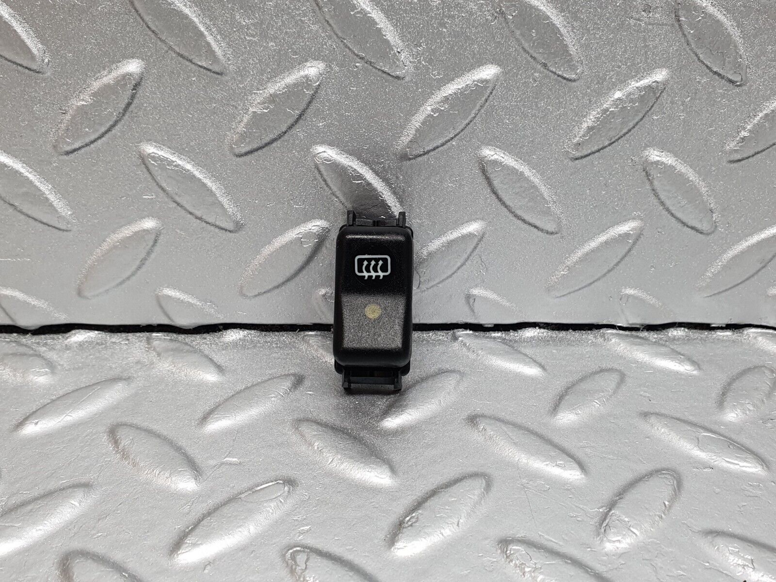 41648 Mercedes-Benz W124 200E Rear Windscreen Defroster Switch 1248201010