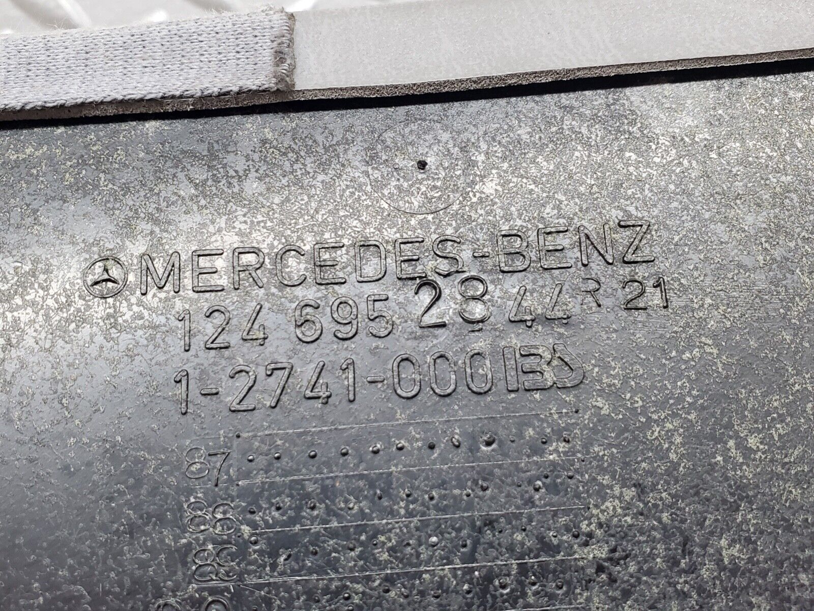 44637 Mercedes-Benz W124 220E C Pillar Cover Panel Right Side Grey 1246950830