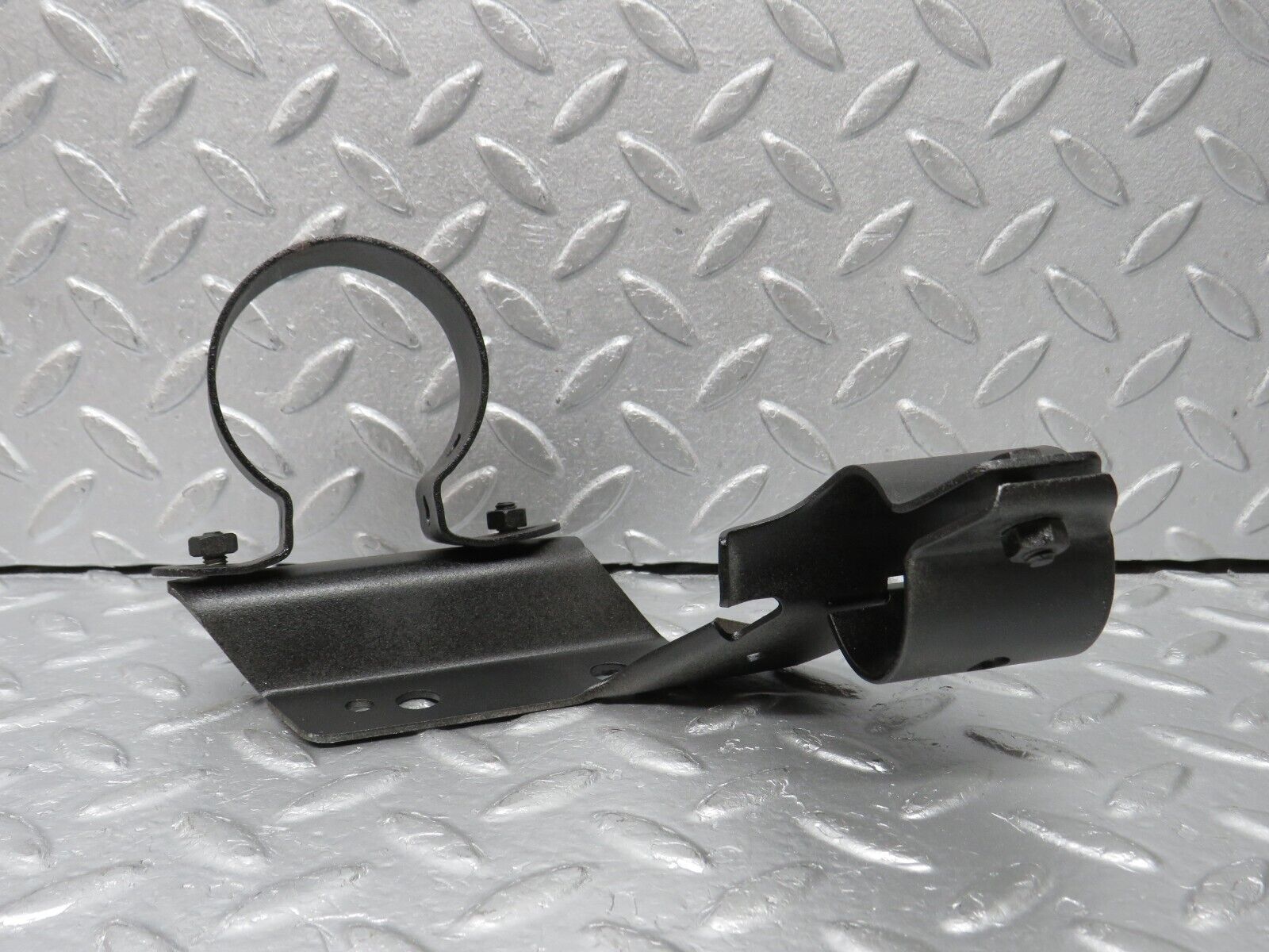 39283 Mercedes-Benz R107 500SL Fuel Pump Fuel Filter Holder Bracket