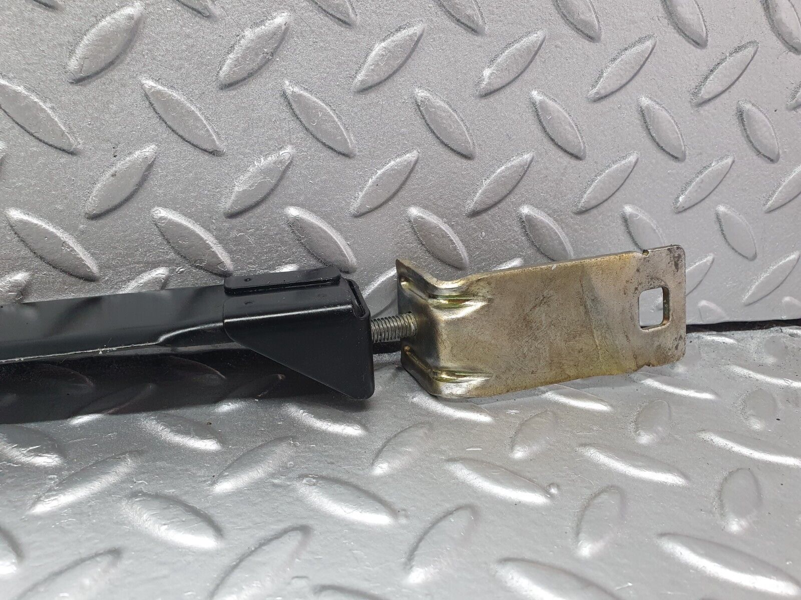 42912 Mercedes-Benz W201 190 2.0L Fuel Tank Tightening Strap 2014700040