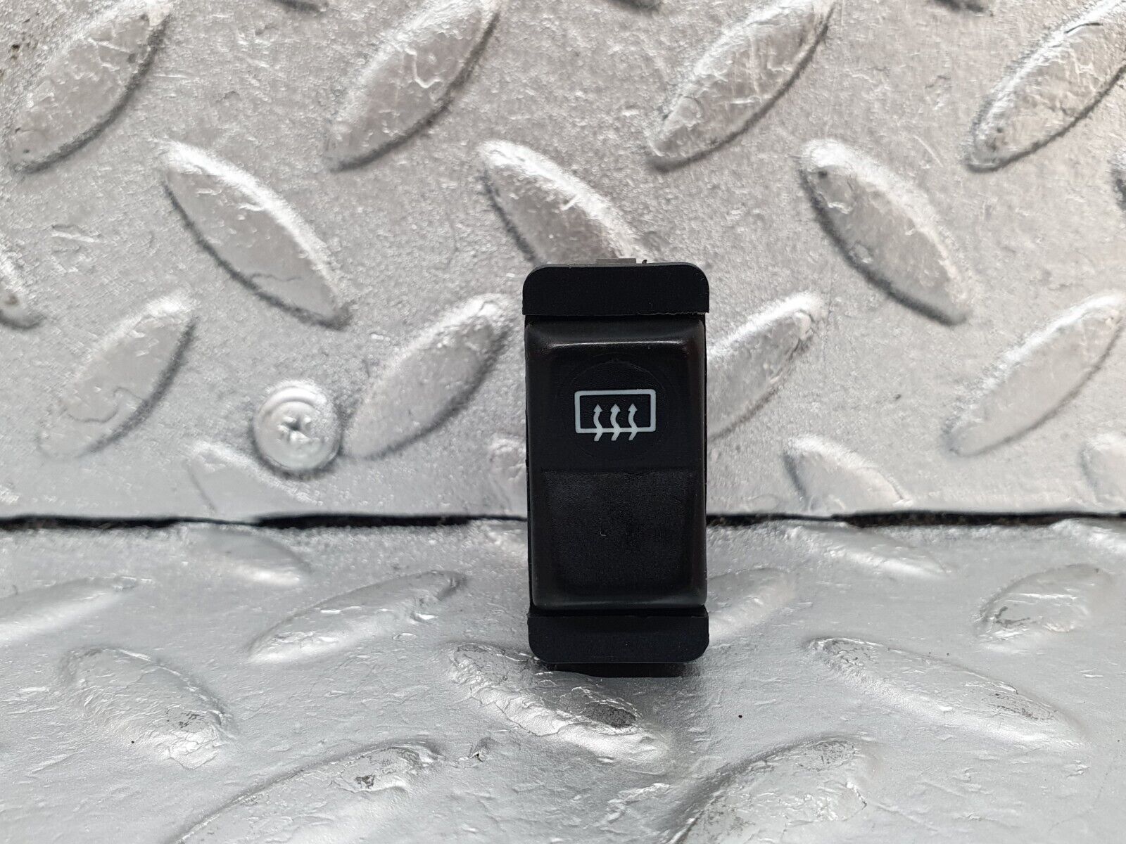 44115 Mercedes-Benz C123 230CE Coupe Rear Windscreen Defroster Switch 0008206110