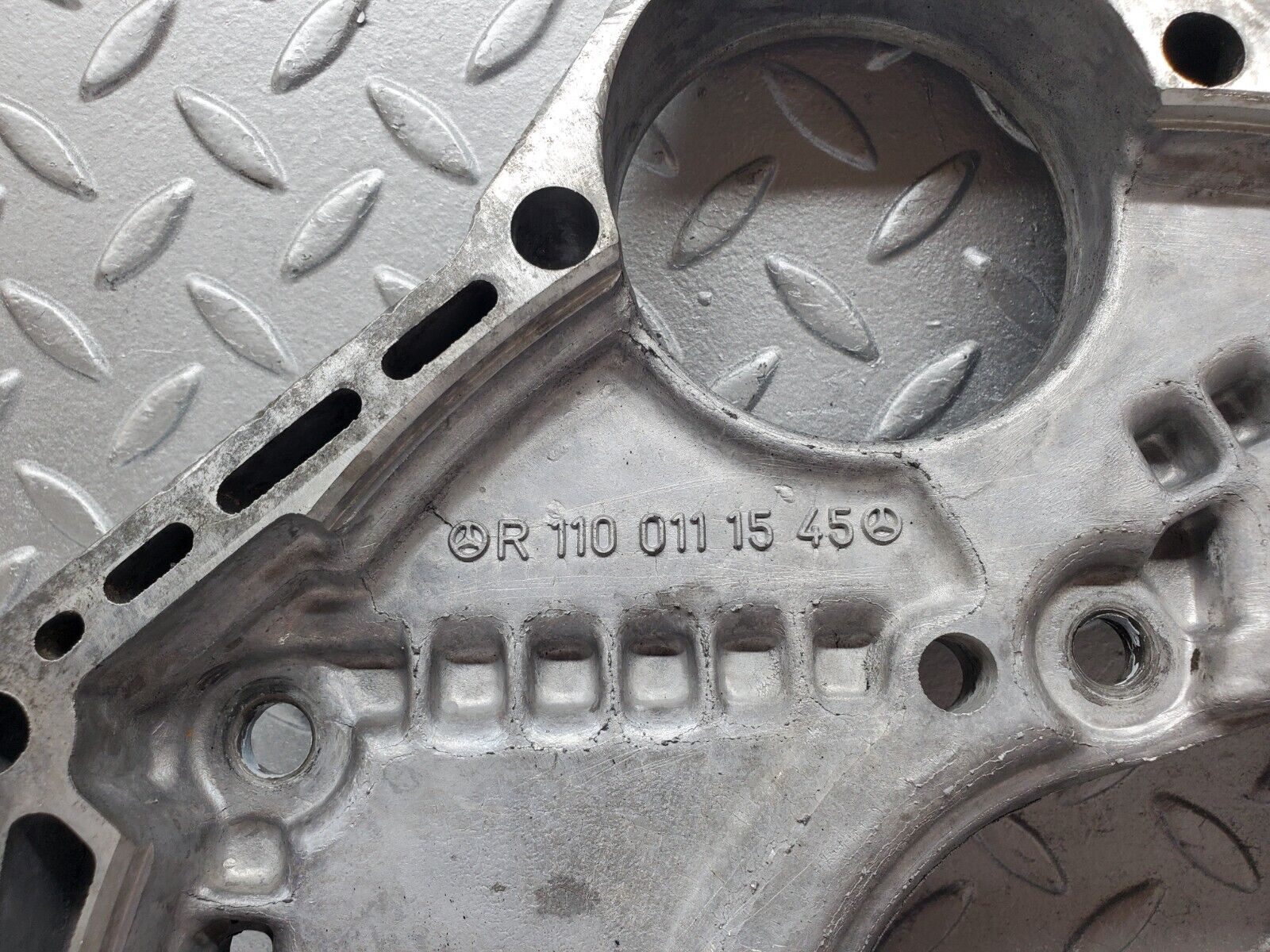 45452 Mercedes-Benz 280E M110.988 Gearbox Flange 1100111545