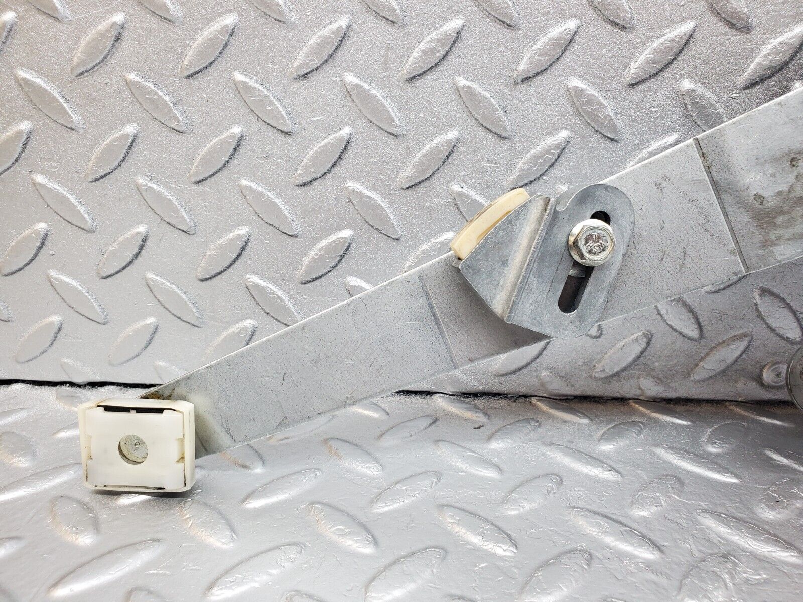 45712 Mercedes-Benz W126 420SE Rear Right Power Window Regulator 1267350211