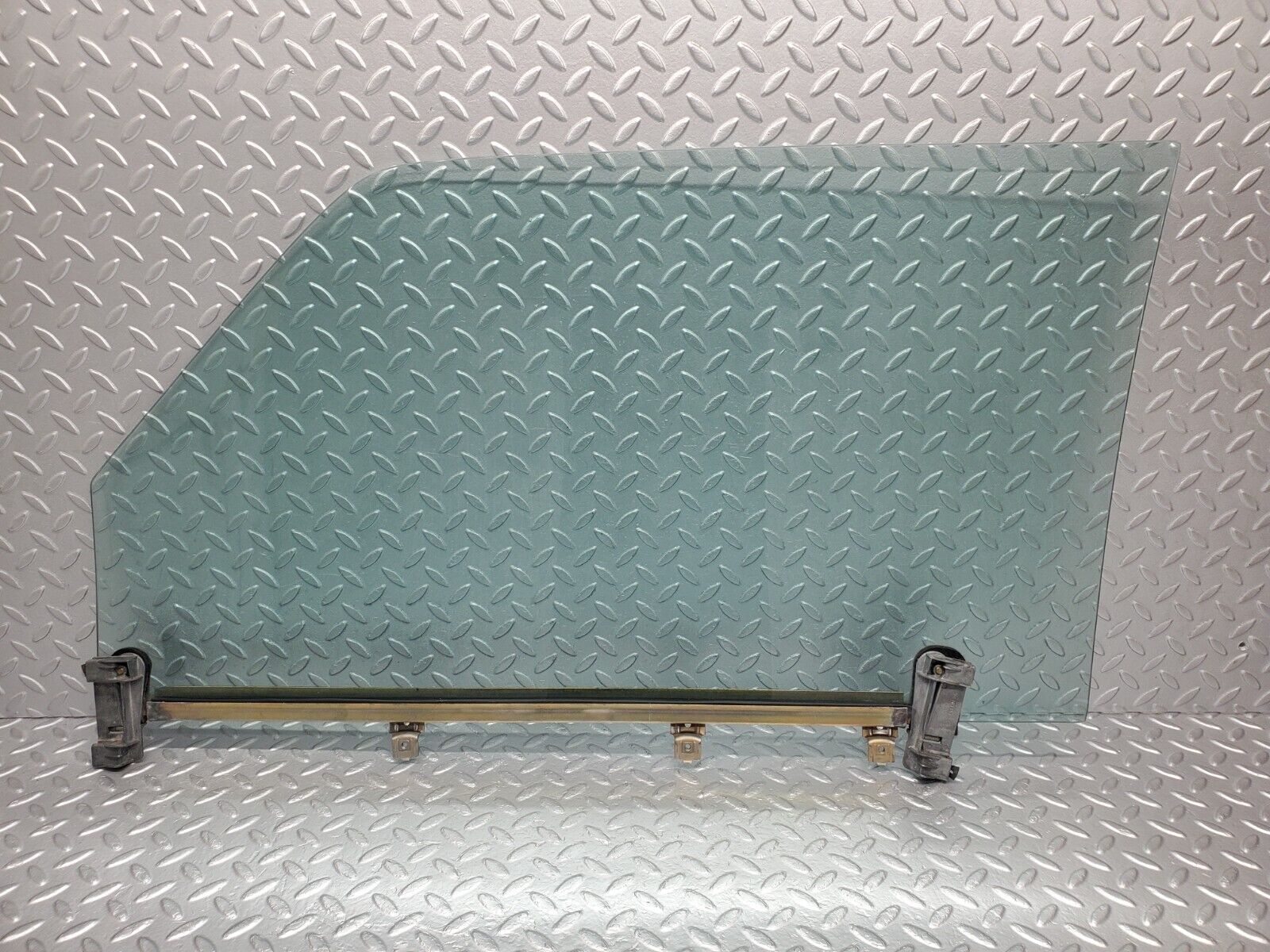 46433 Mercedes-Benz C123 280CE Coupe Right Door Window Glass 1237250232 1237250432