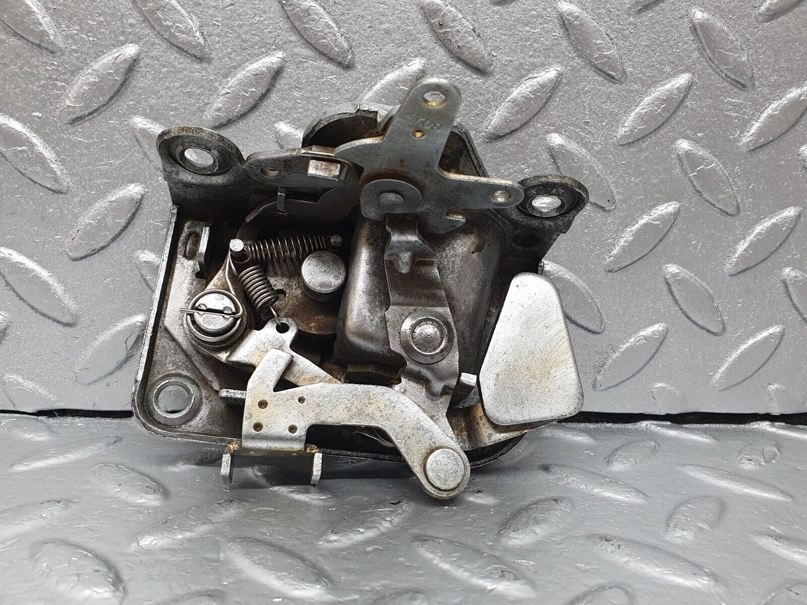 43129 Mercedes-Benz W108 280SE Rear Left Door Lock Mechanism