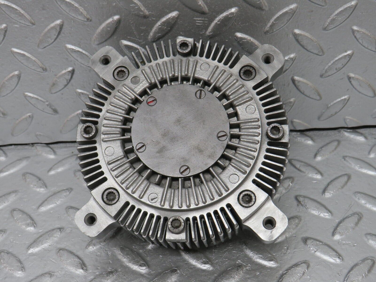 33150 Mercedes-Benz C107 R107 350 V8 Engine Cooling Fan Clutch