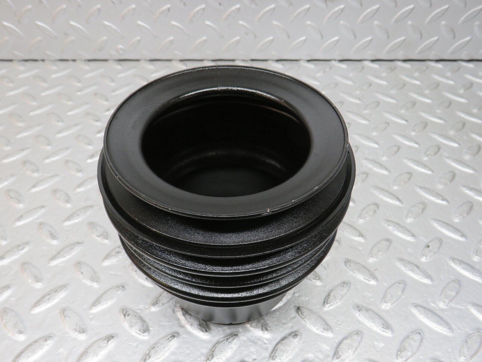 32862 Mercedes-Benz C107 R107 350 V8 Crankshaft Pulley