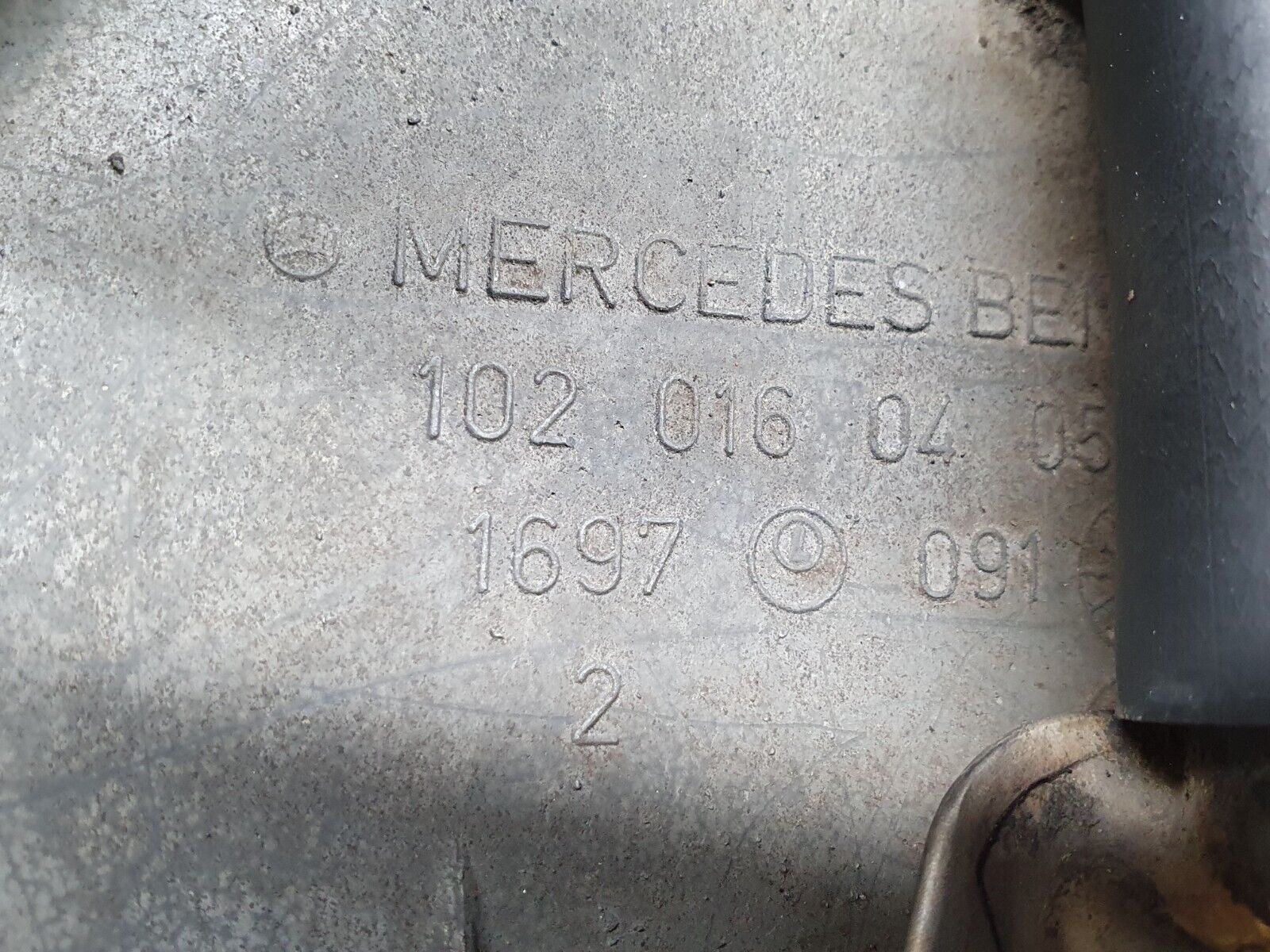 43073 Mercedes-Benz W123 Rocker Cover 1020160405