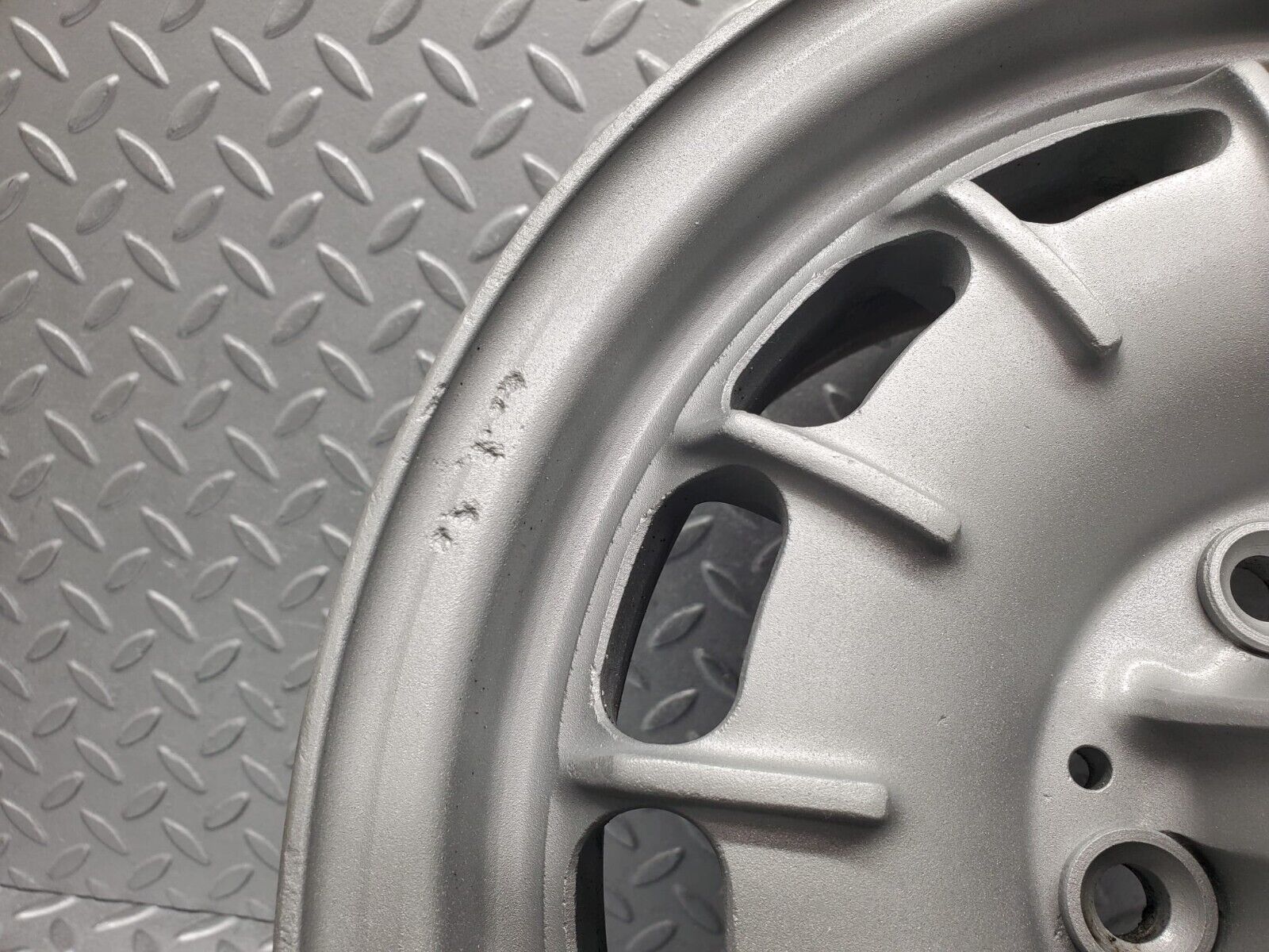 46813 Mercedes-Benz Alloy Wheel Mexican Hat 6Jx14H2 ET30 1084000902