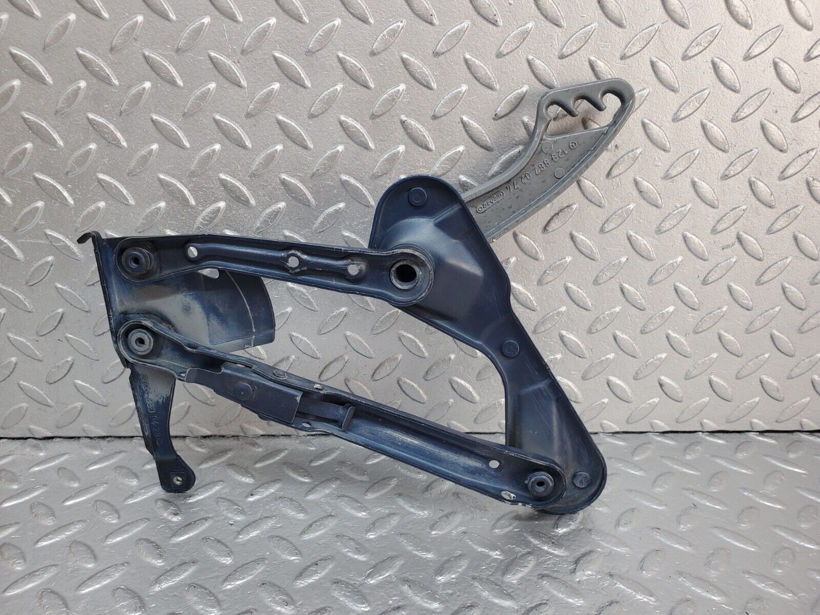 44842 Mercedes-Benz W124 220E Bonnet Hinge Right Side 1248800428 1298870274