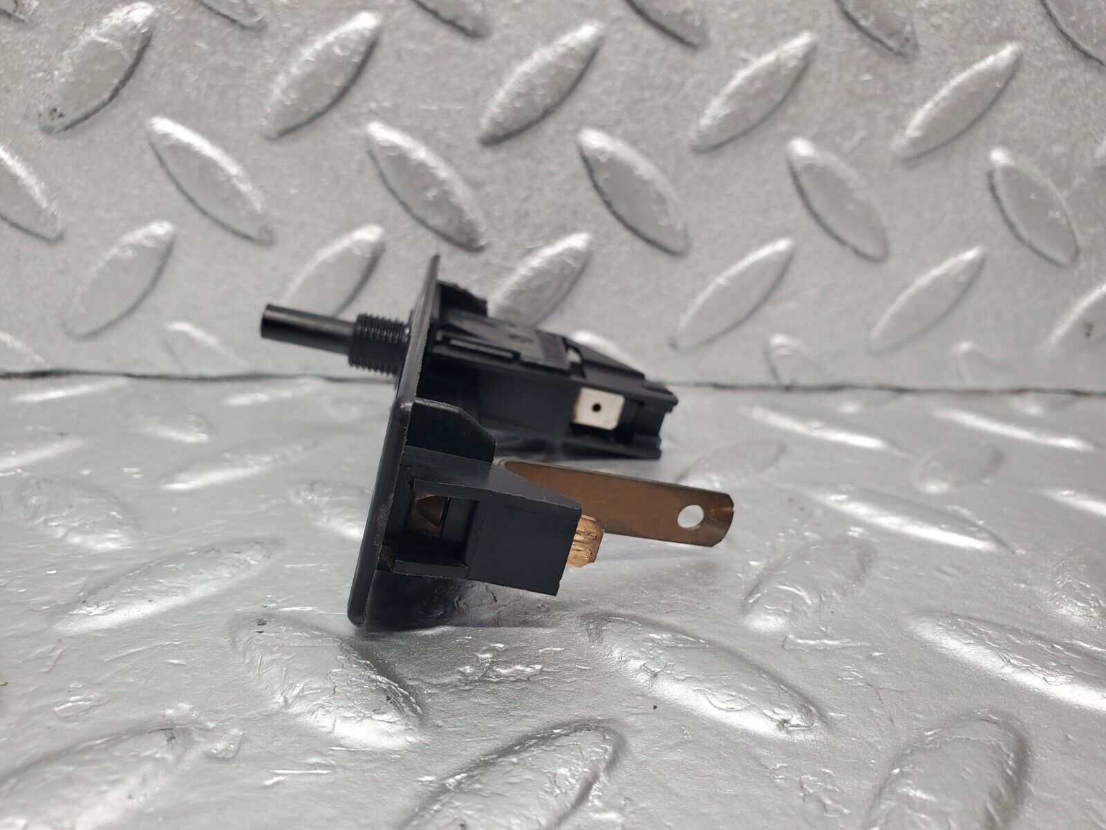 46537 Mercedes-Benz C123 280CE Coupe Trunk Boot Light Switch 1158202511 0008213152