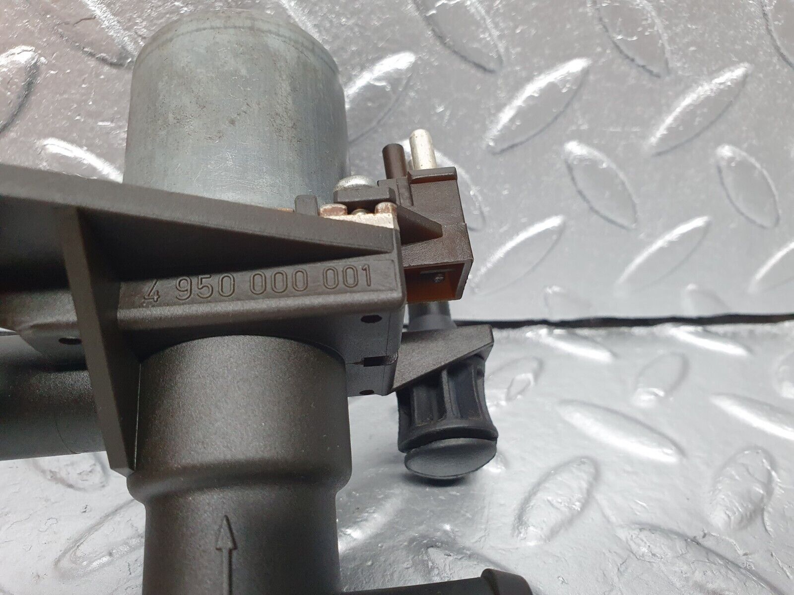 42234 Mercedes-Benz R129 320SL Coupe Heating Water Pump 0008307284 4950000001