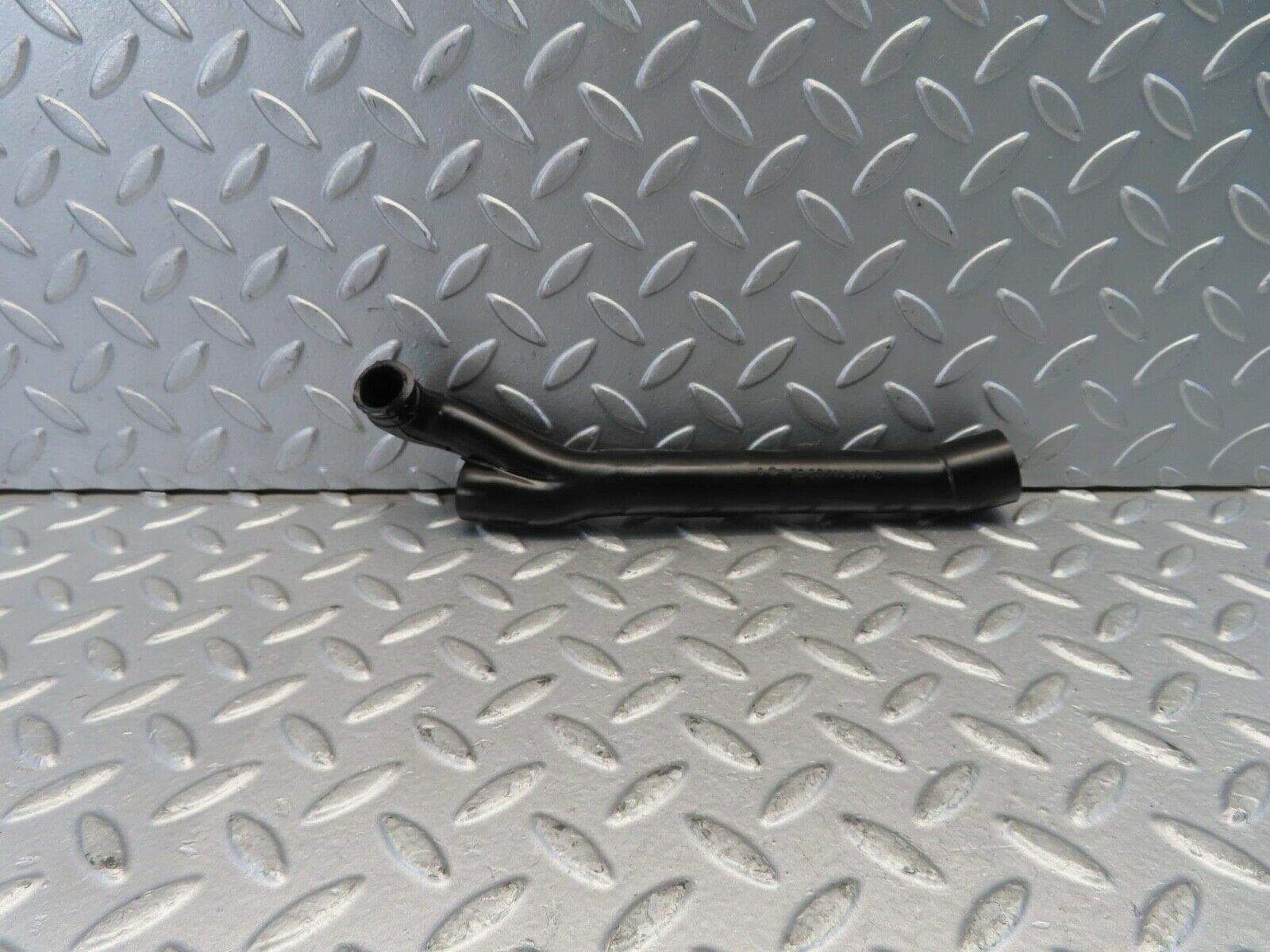 11050 Mercedes-Benz R107 W116 Air Intake Breather Hose 1160940682