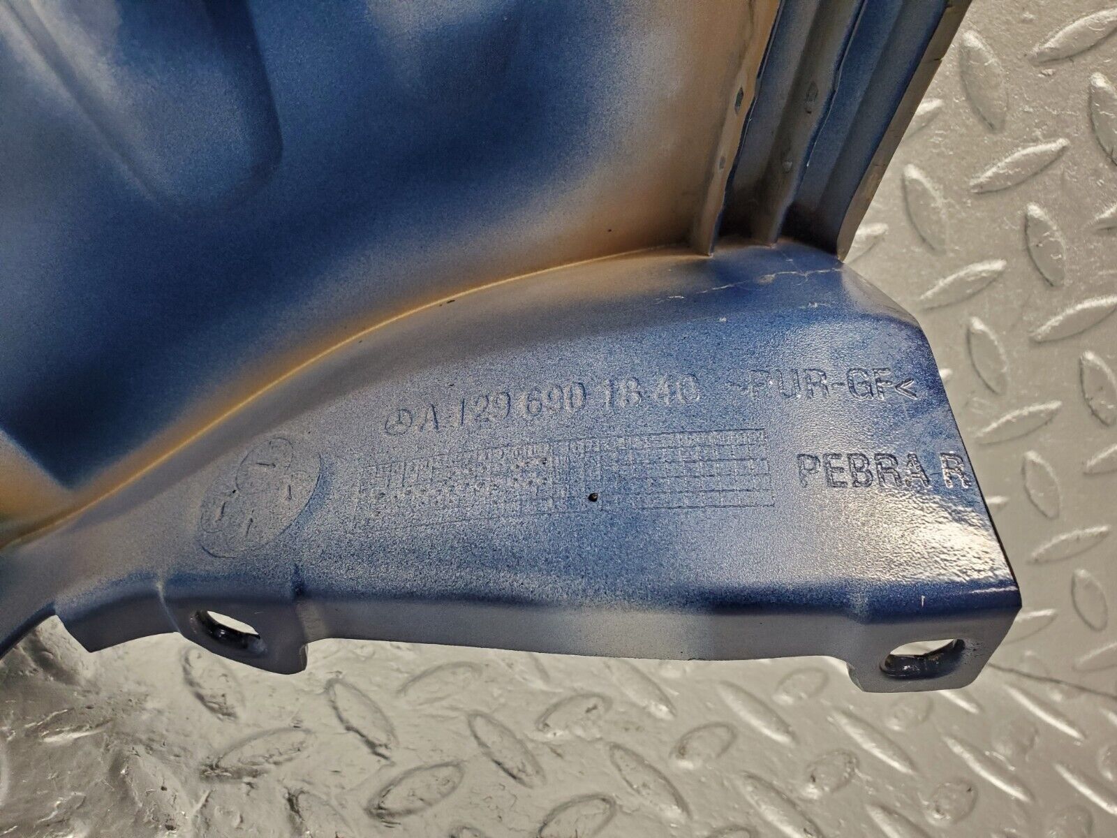 46737 Mercedes-Benz R129 320SL Coupe Front Right Fender Wing Moulding Trim 1296901840 1296900474