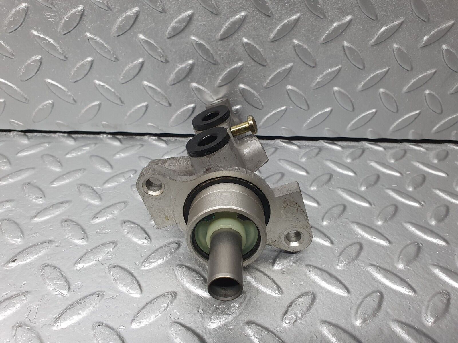 41790 Mercedes-Benz W202 C200 Brake Master Cylinder Lucas