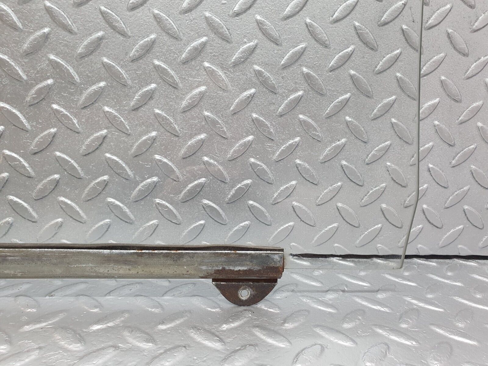 43221 Mercedes-Benz W108 280SE Rear Right Door Window Glass