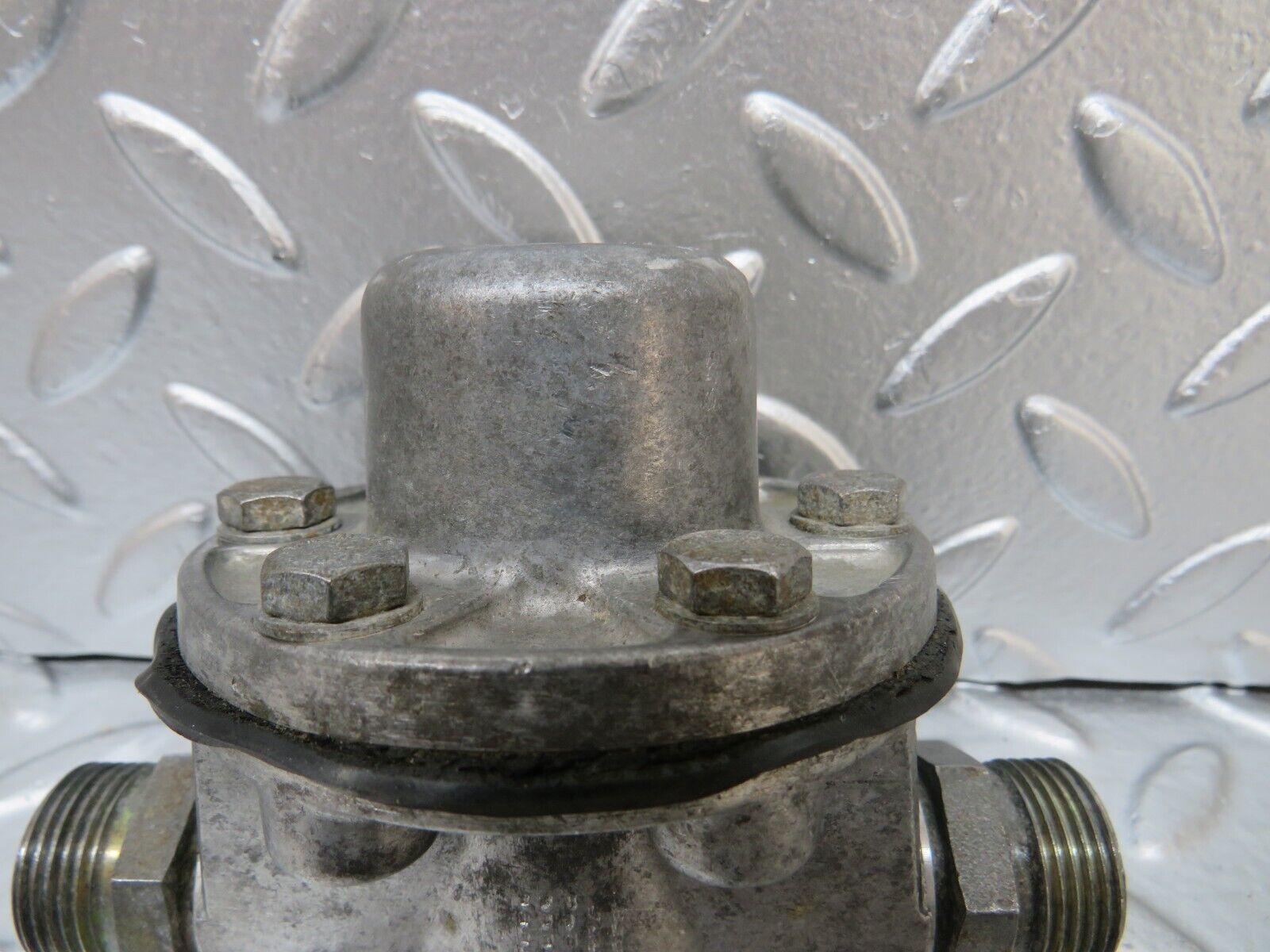 25095 Mercedes-Benz R107 C107 Oil Pressure Damper 1161870494