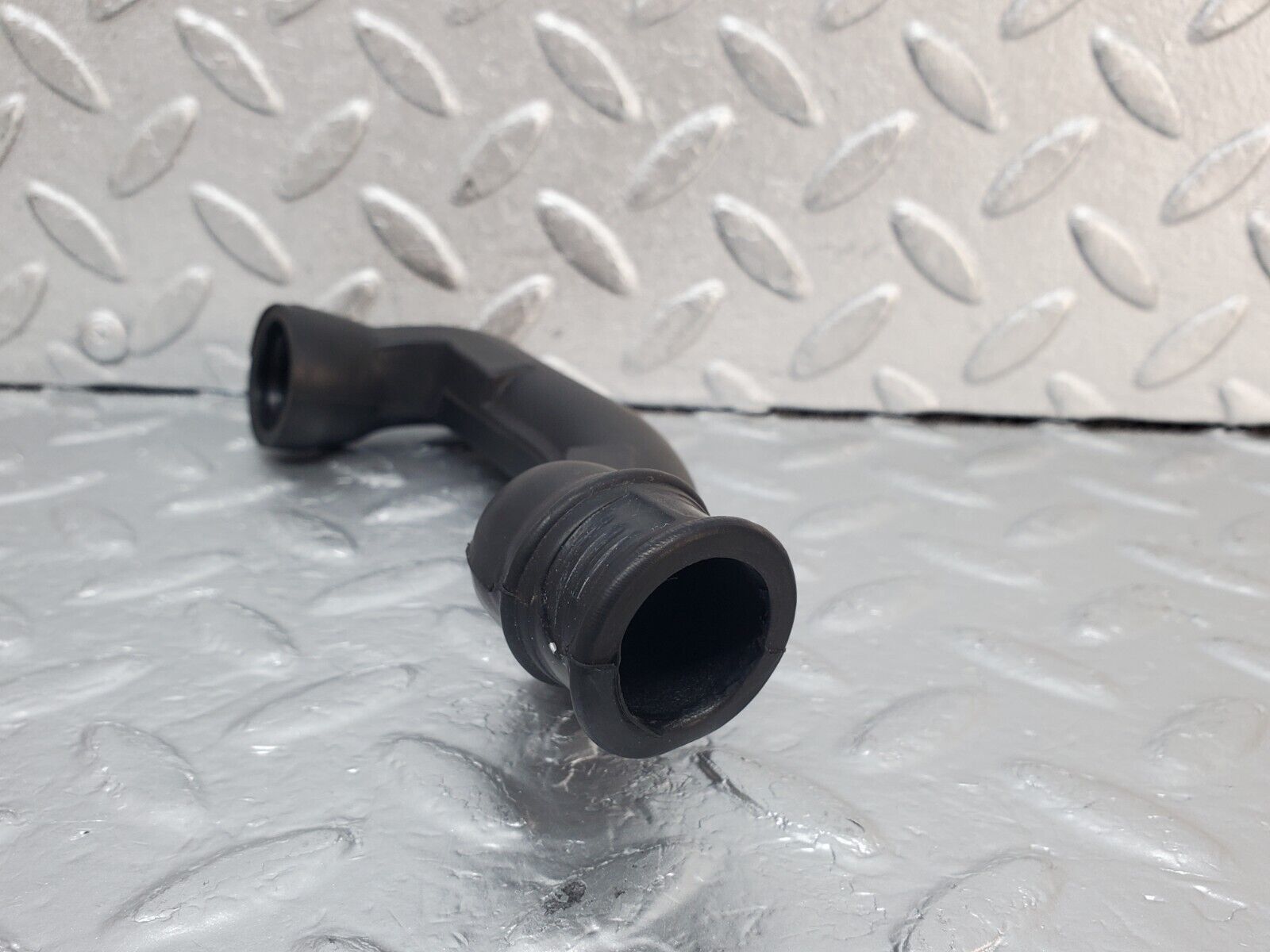 45394 Mercedes-Benz 280E M110.983 Air Intake Pipe 1100945282