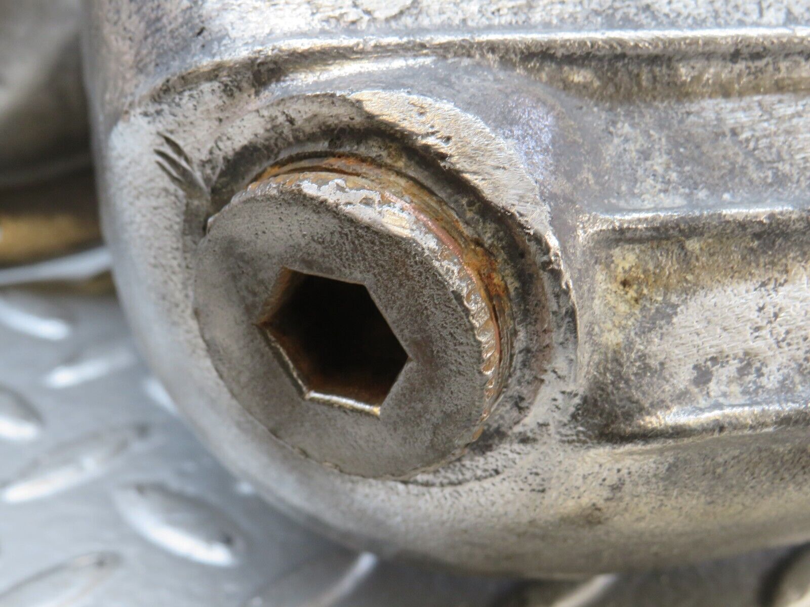 32845 Mercedes-Benz C107 R107 350 V8 Oil Pan Oil Sump 1160102913