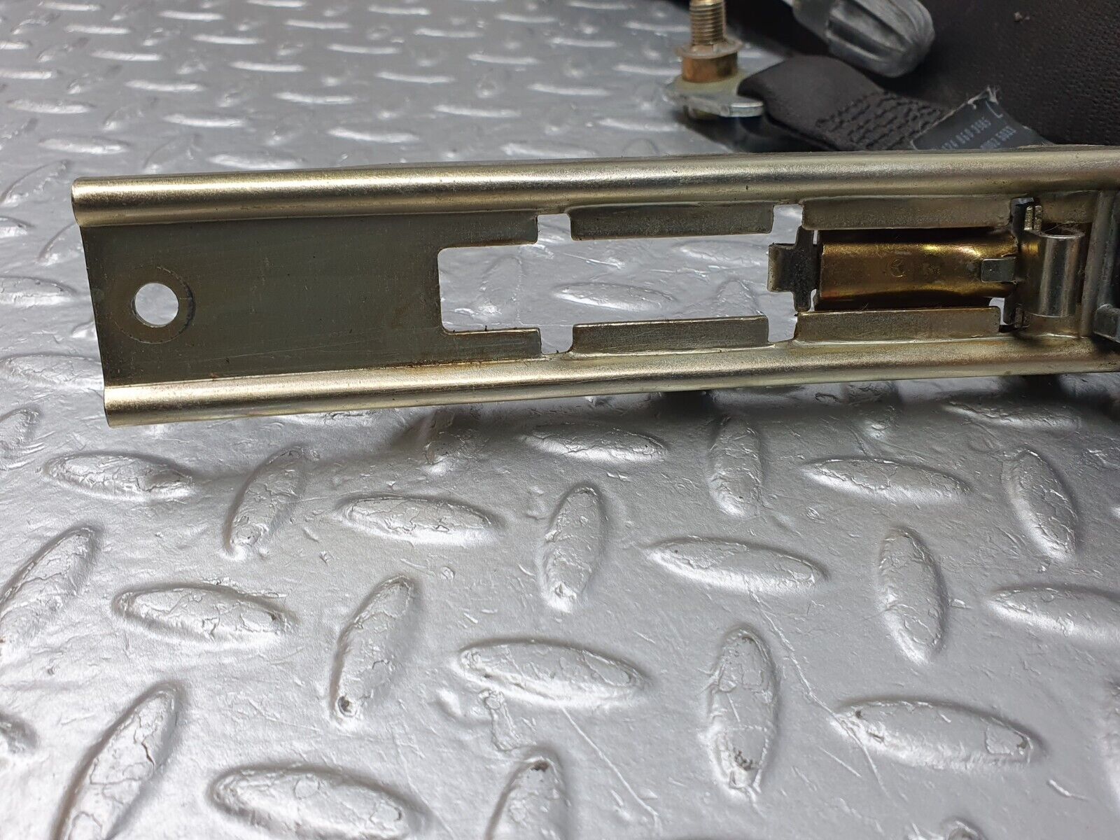 41695 Mercedes-Benz W124 200E Front Left Seat Belt With Buckle 1248603985 1268580011 1248600169