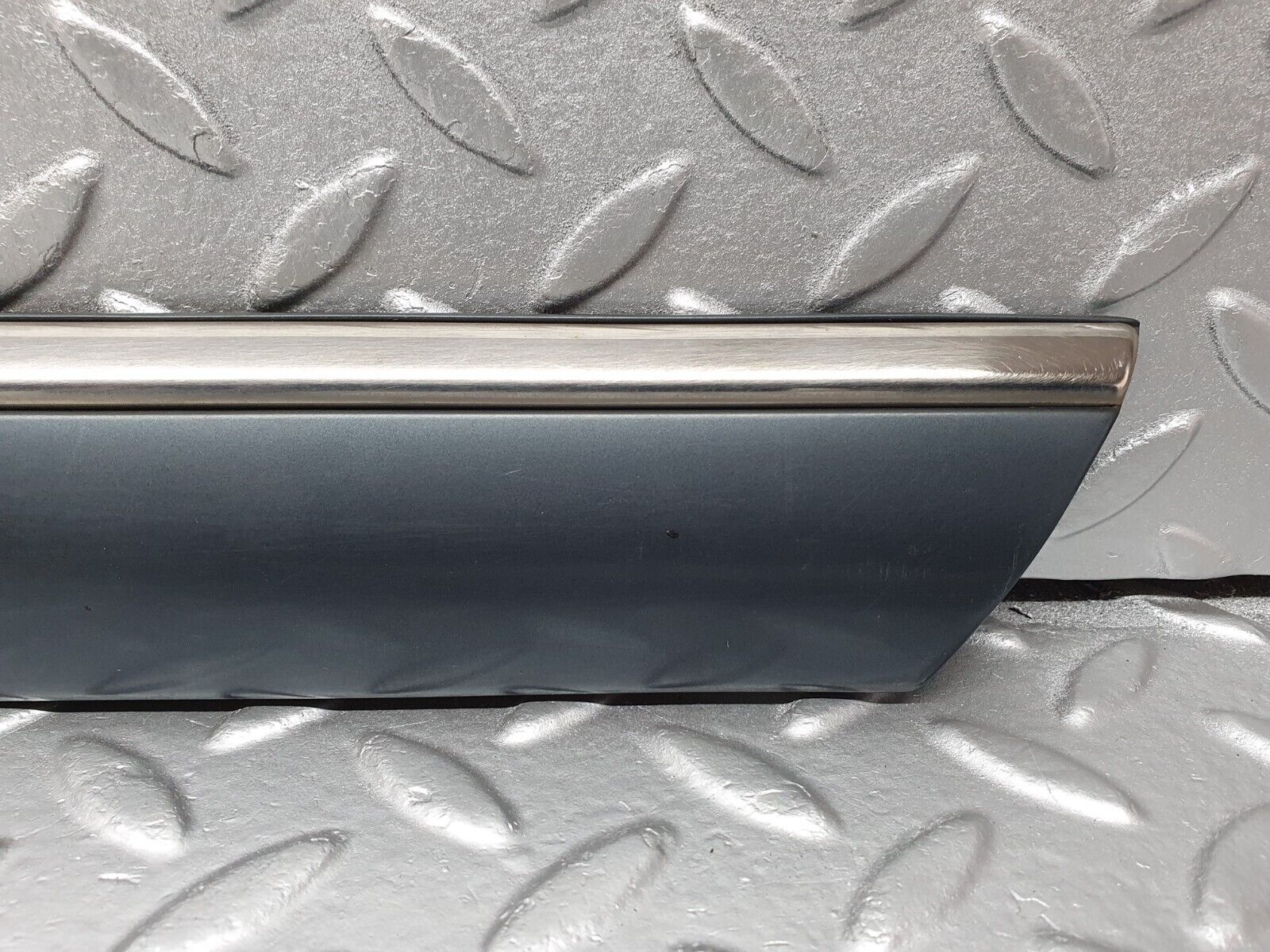 41807 Mercedes-Benz W202 C200 Rear Left Door Centre Moulding Trim 2026909762