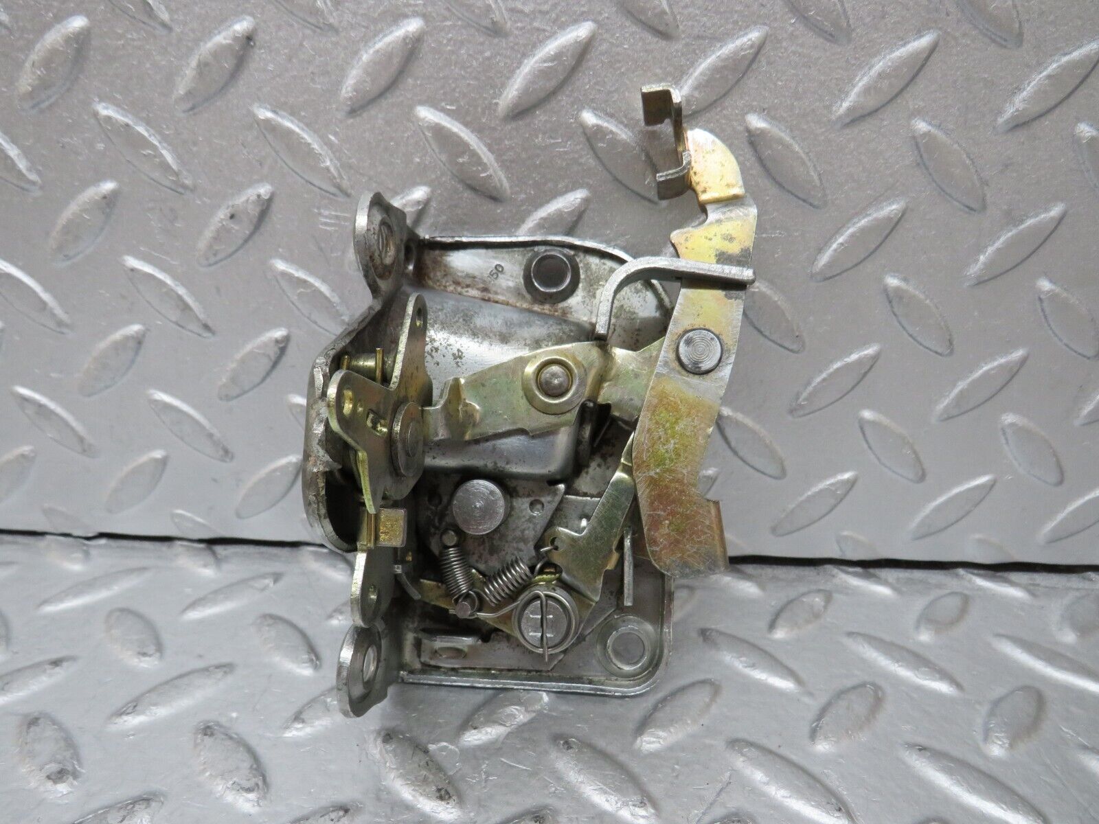 35394 Mercedes-Benz R107 280SL Left Door Lock Mechanism