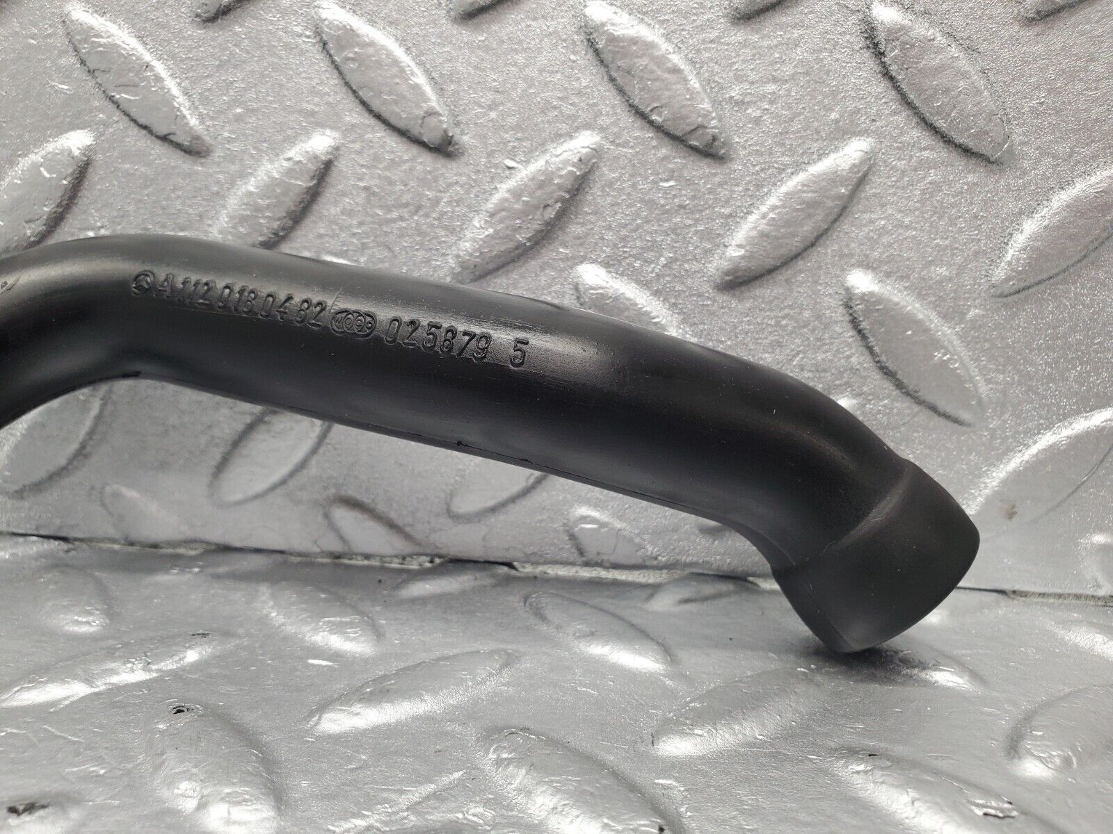 47002 Mercedes-Benz R129 320SL Coupe Crankcase Breather Hose 1120180482