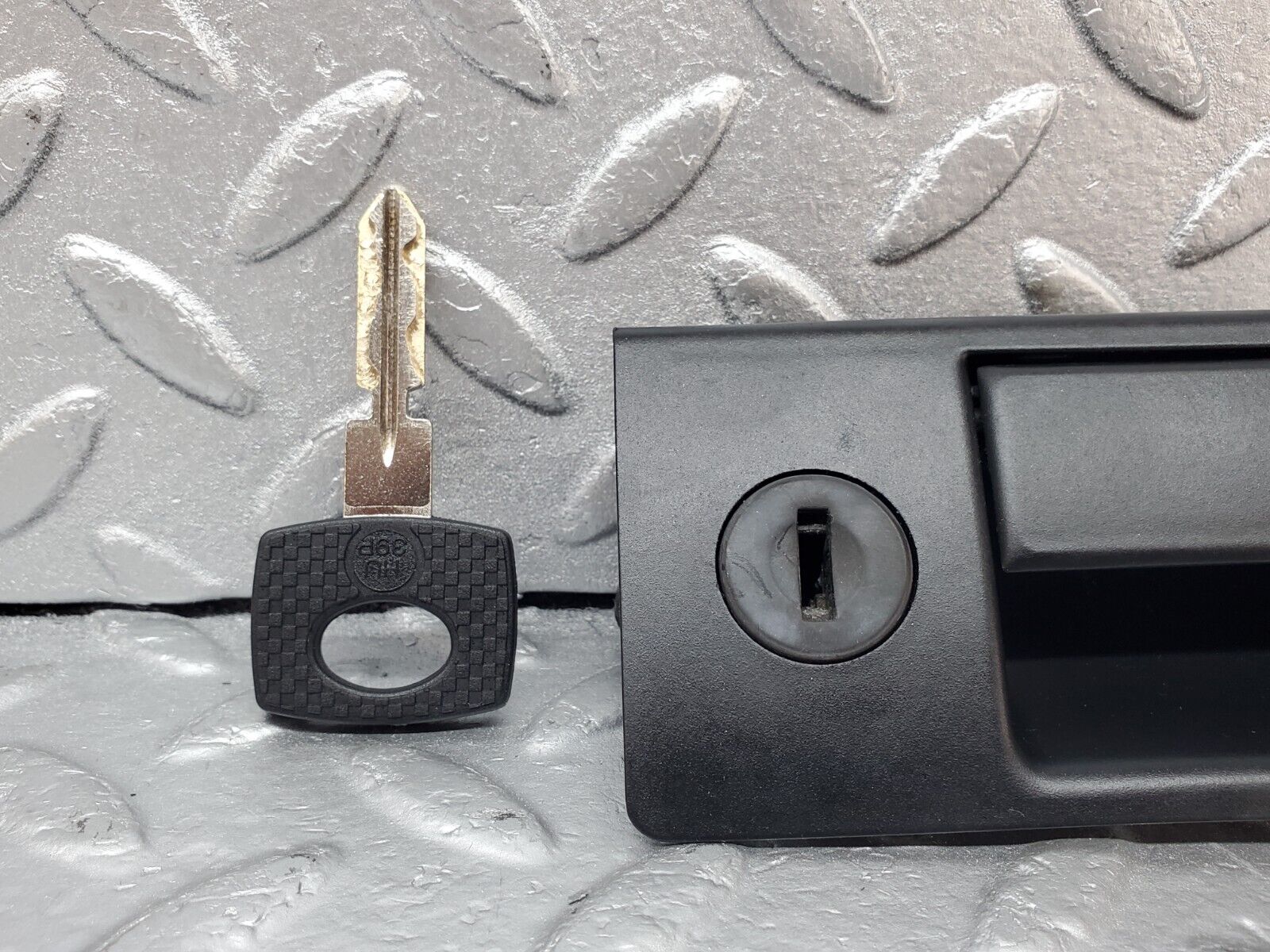 44804 Mercedes-Benz W124 220E Glove Box Door Lock With Key 1246800184