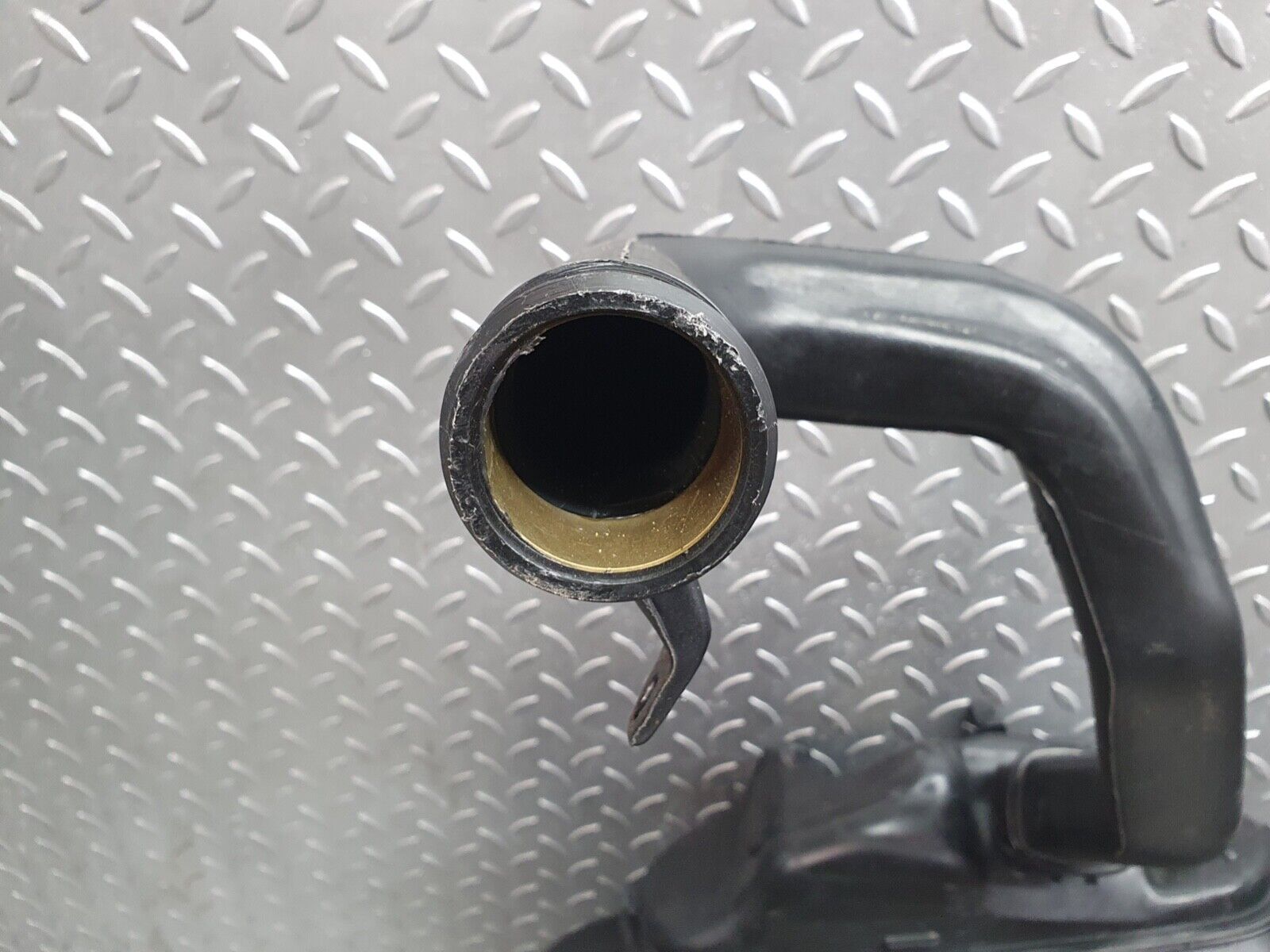 41999 Mercedes-Benz W202 C200 Fuel Tank Plastic 2024706901