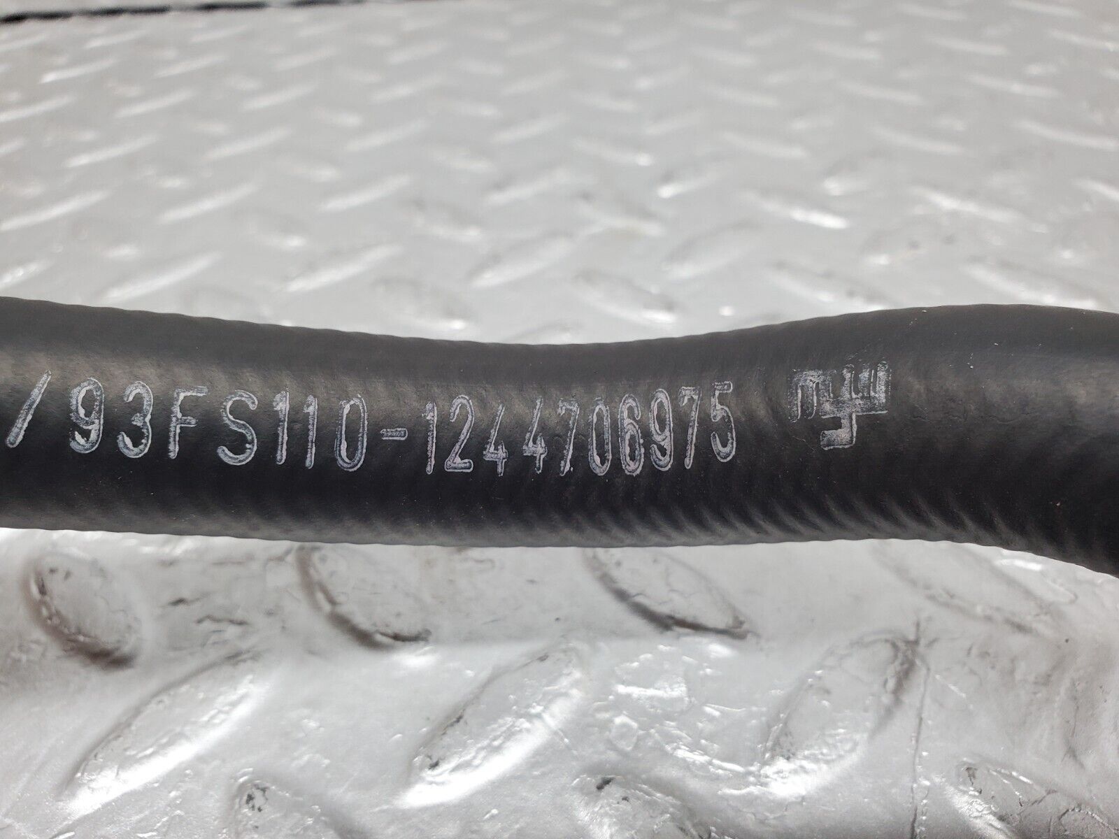44748 Mercedes-Benz W124 220E Fuel Tank Fuel Filter Hose Pipe 1244706975