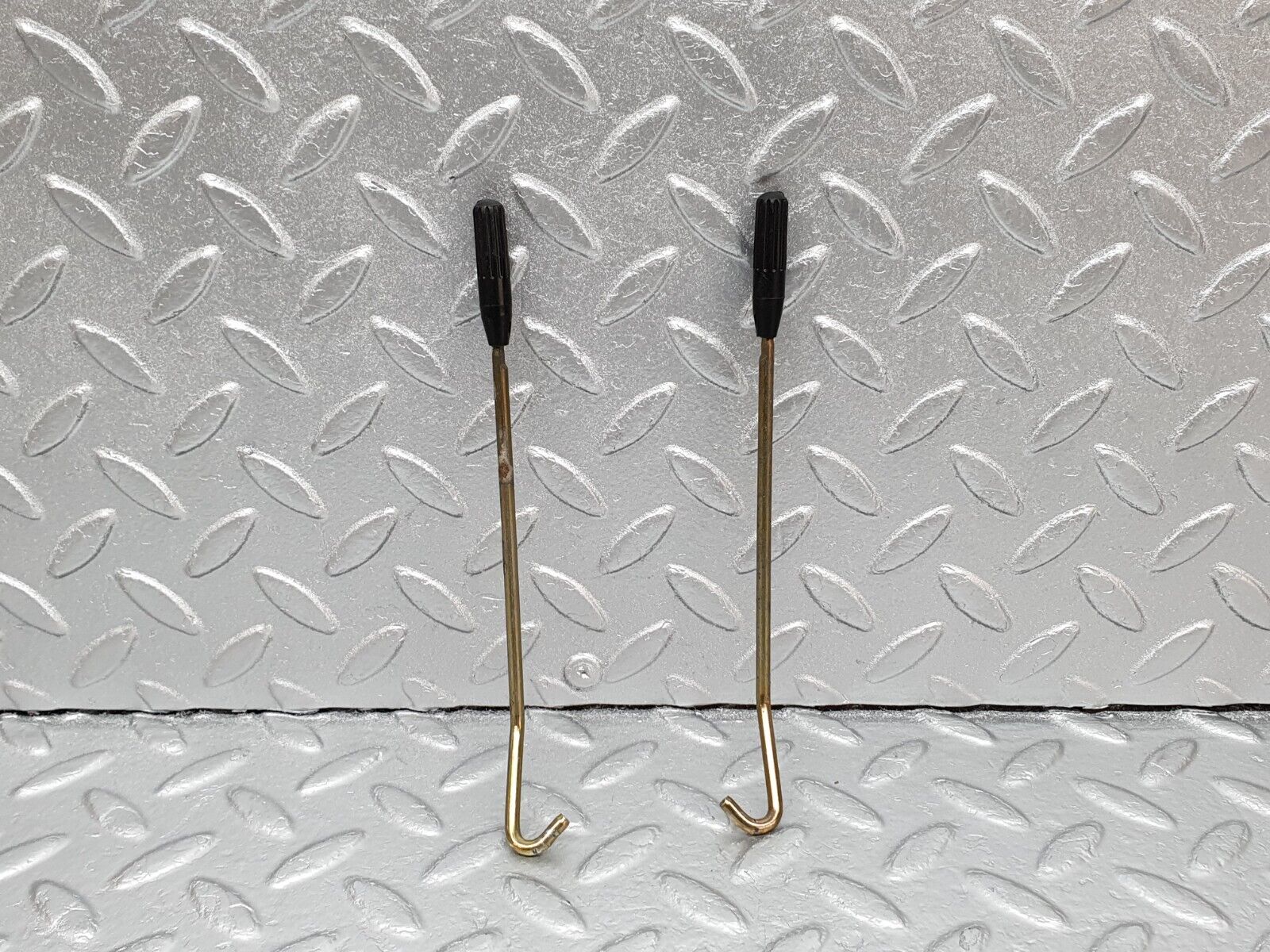 42102 Mercedes-Benz W202 C200 Front Door Lock Knob Pair