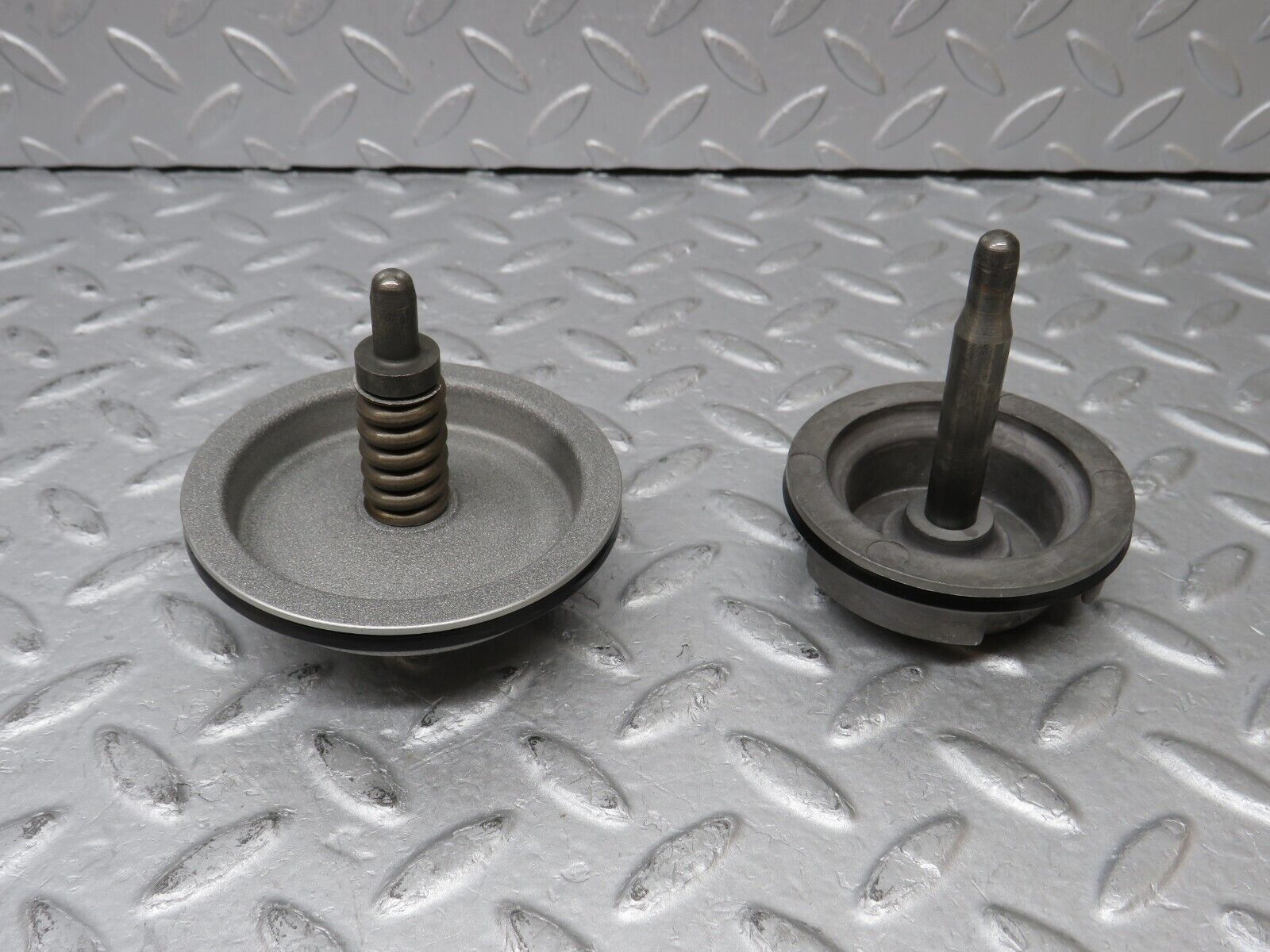 36437 Mercedes-Benz R107 450SL Automatic Gearbox Piston 2x 1152774938 1152775538