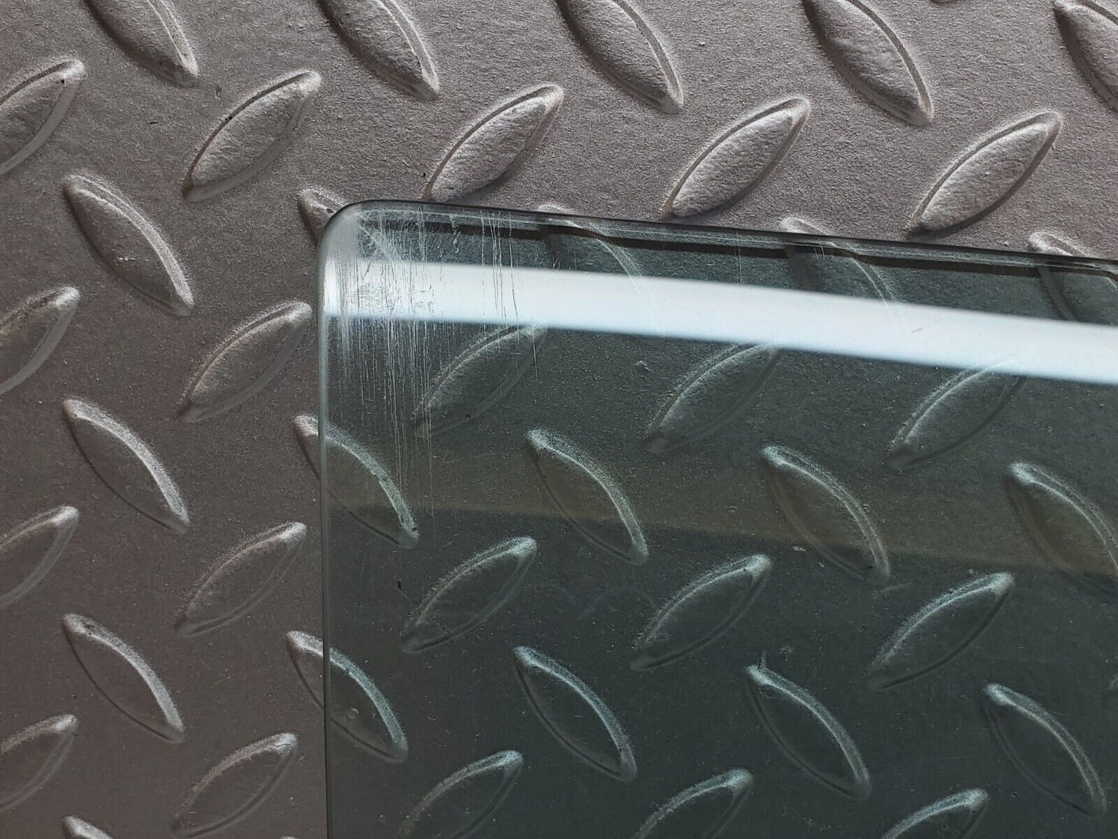 44364 Mercedes-Benz W123 280E Front Right Door Window Glass