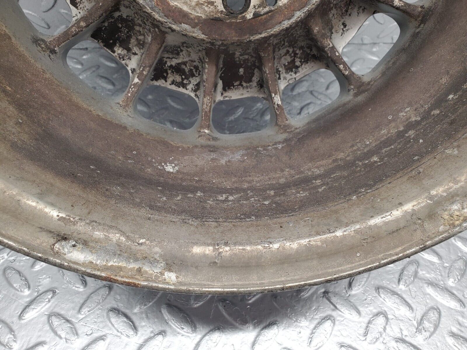 46813 Mercedes-Benz Alloy Wheel Mexican Hat 6Jx14H2 ET30 1084000902