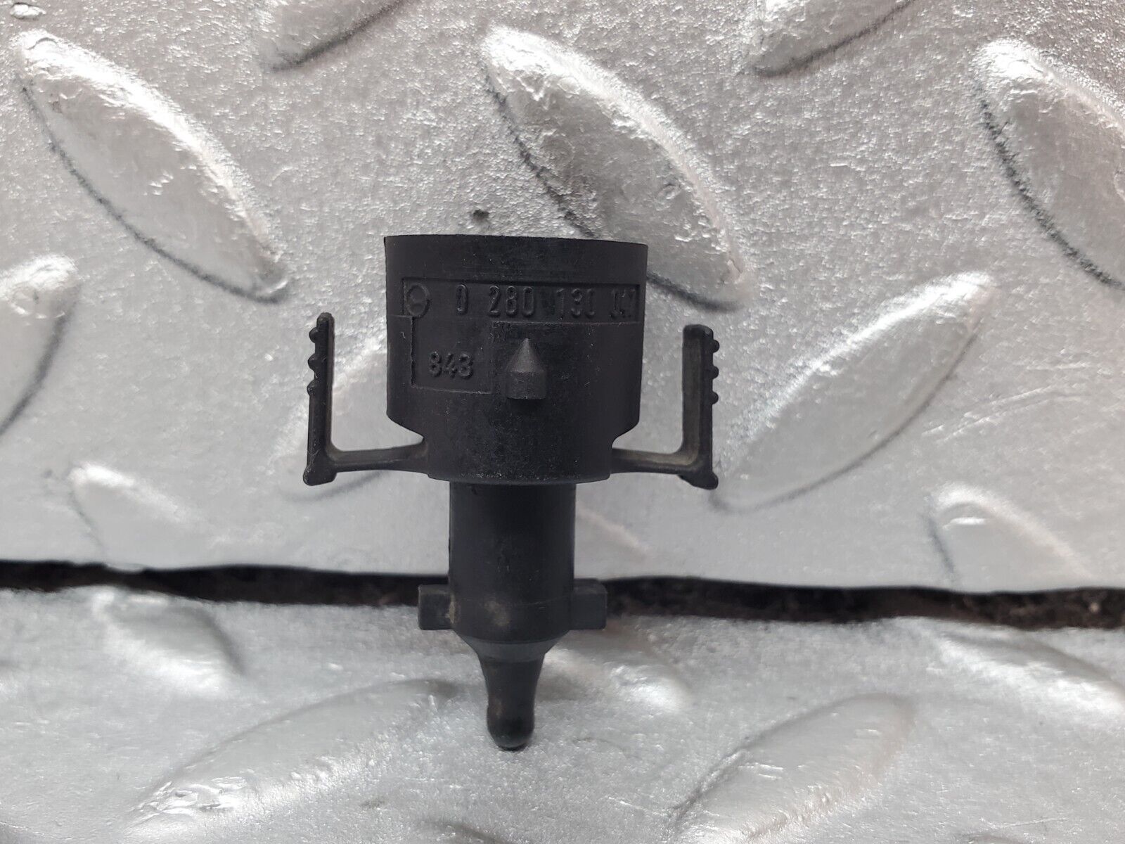 45572 Mercedes-Benz W126 420SE Air Intake Temperature Sensor Bosch 0280130047