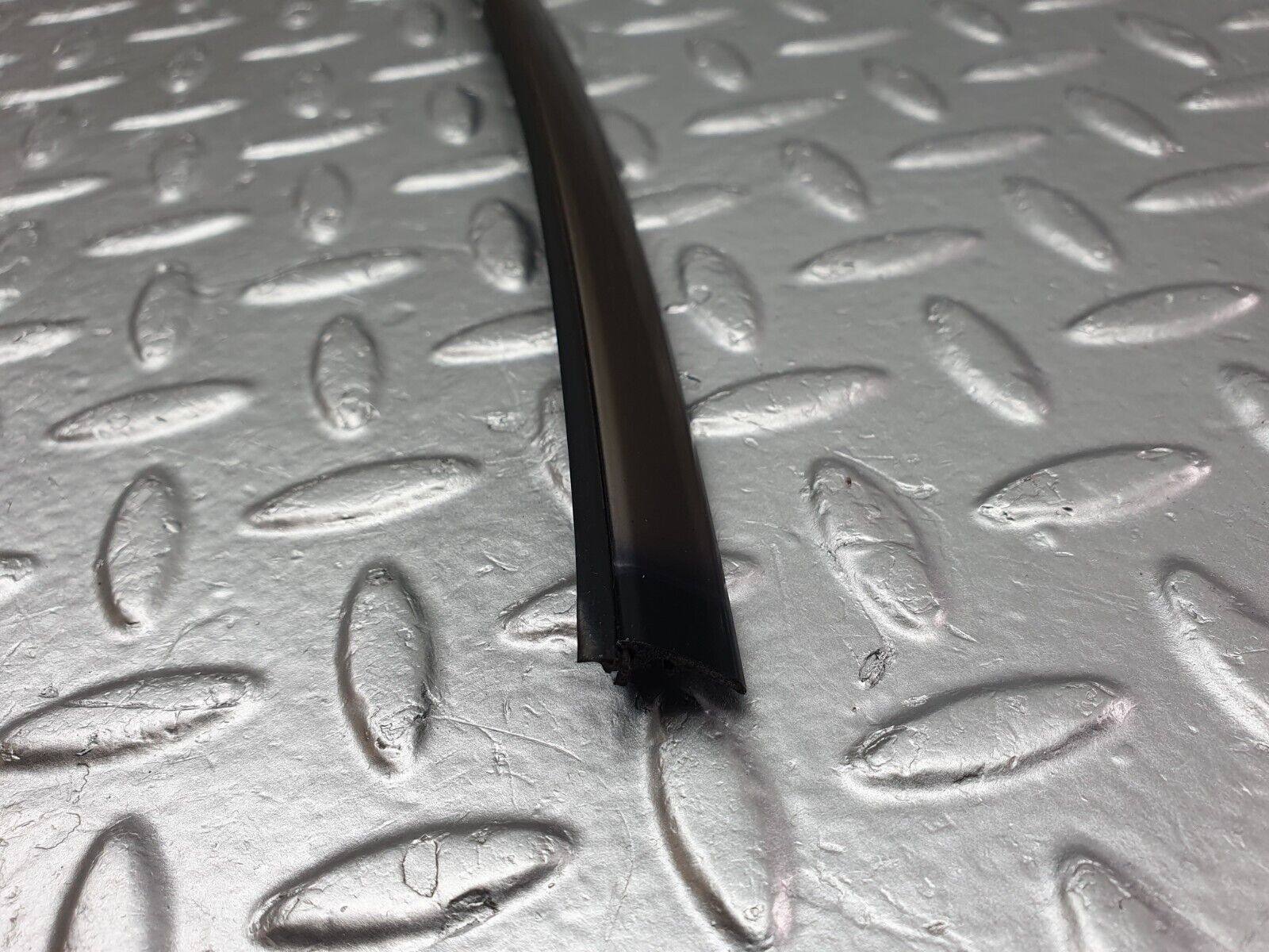 42109 Mercedes-Benz W202 C200 Rear Windscreen Lower Trim