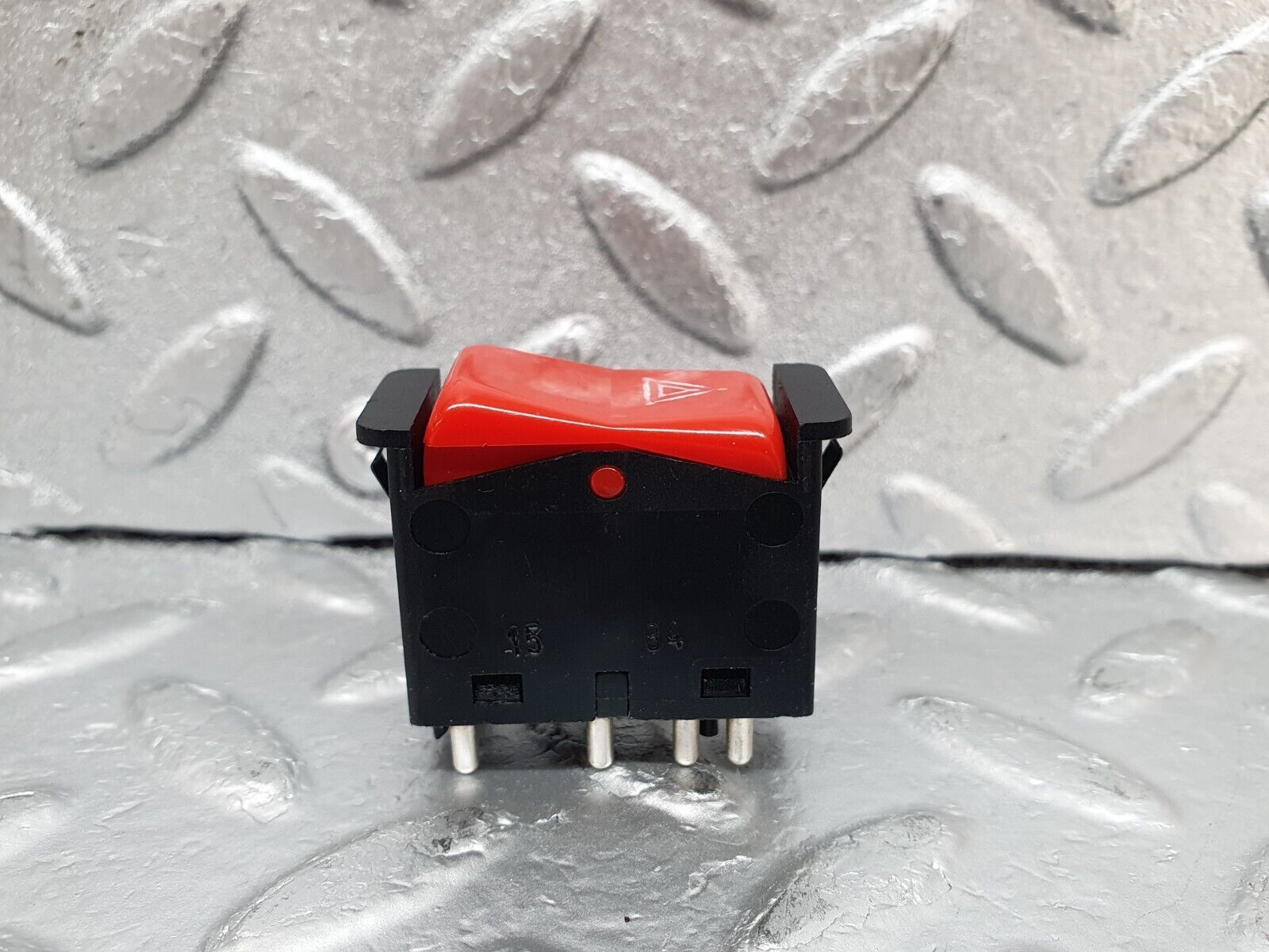 44112 Mercedes-Benz C123 230CE Coupe Hazard Warning Light Switch 0008209010