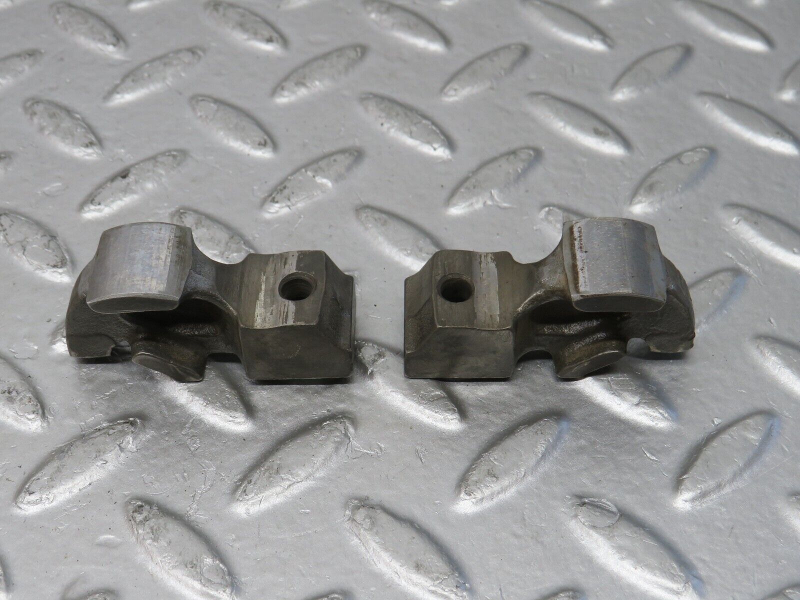 32876 Mercedes-Benz C107 R107 350 V8 Valve Rocker Arm With Spring & Tappet