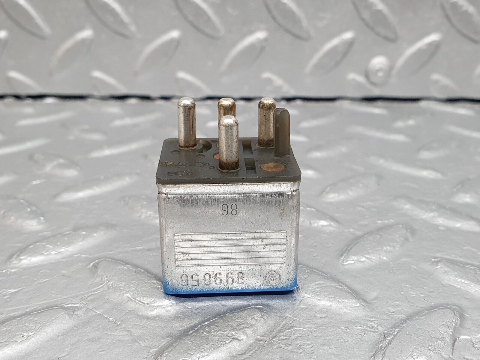41641 Mercedes-Benz W124 200E Multi Purpose Relay 0015425919