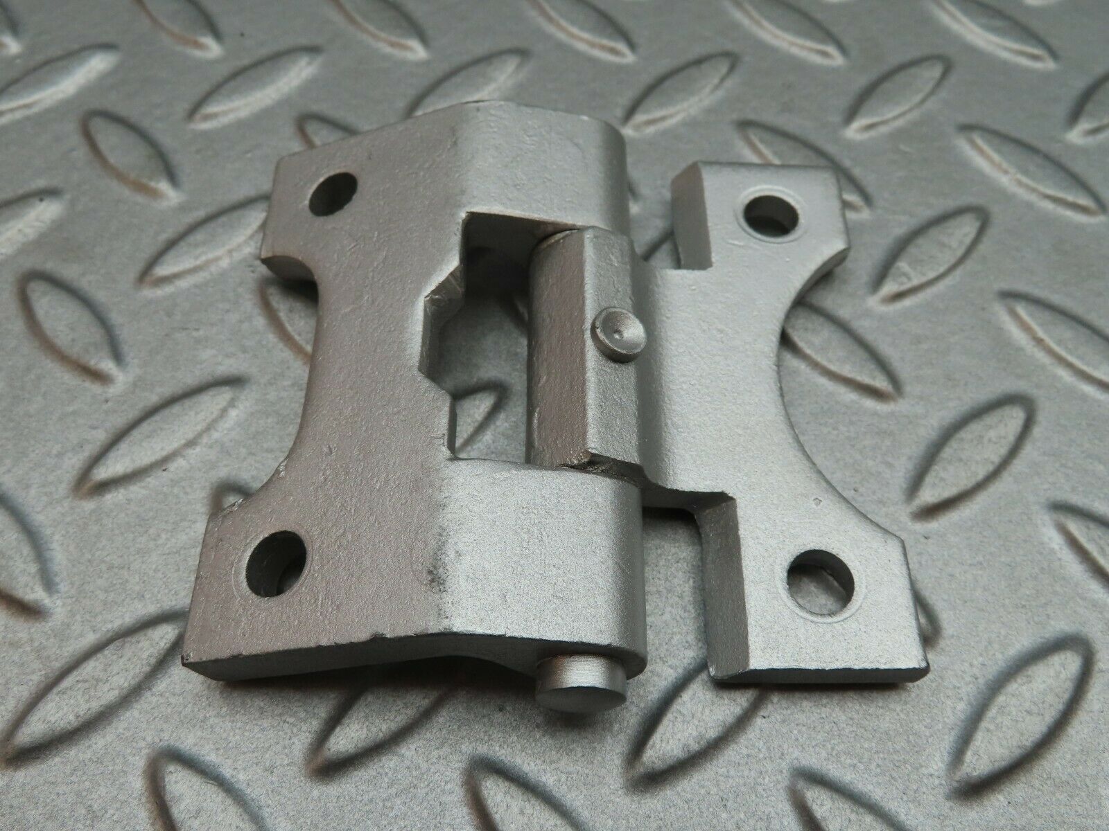 5133 Mercedes-Benz R107 350SL Door Hinge Left