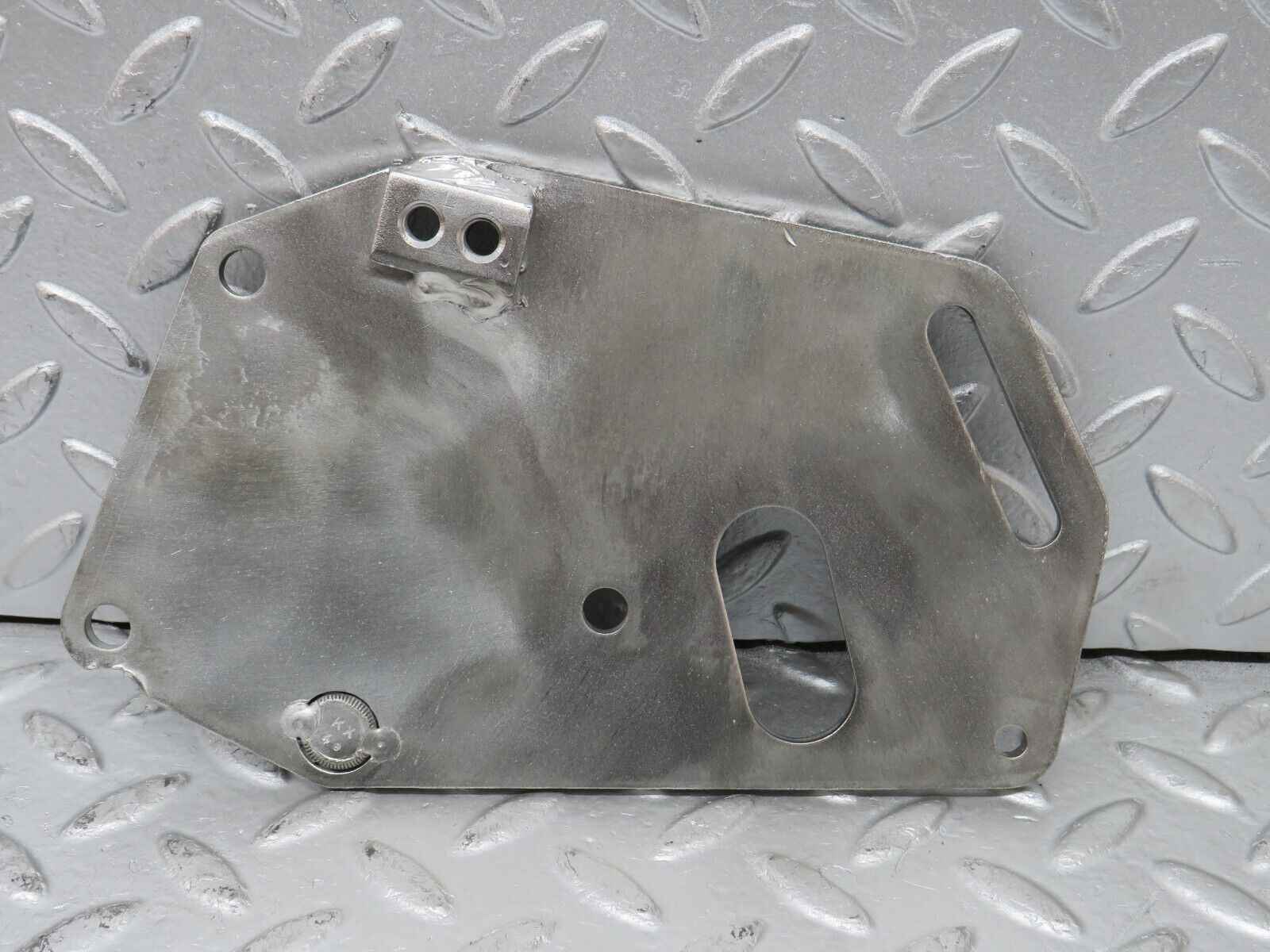 32854 Mercedes-Benz C107 R107 350 V8 Power Steering Pump Bracket
